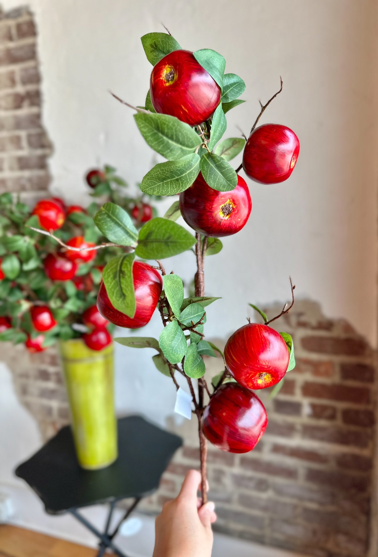 37" Harvest Red Apple Spray