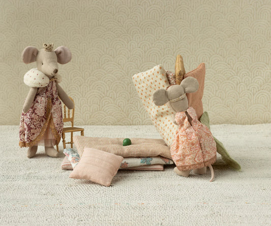 Maileg - Princess and the Pea, Big Sister Mouse