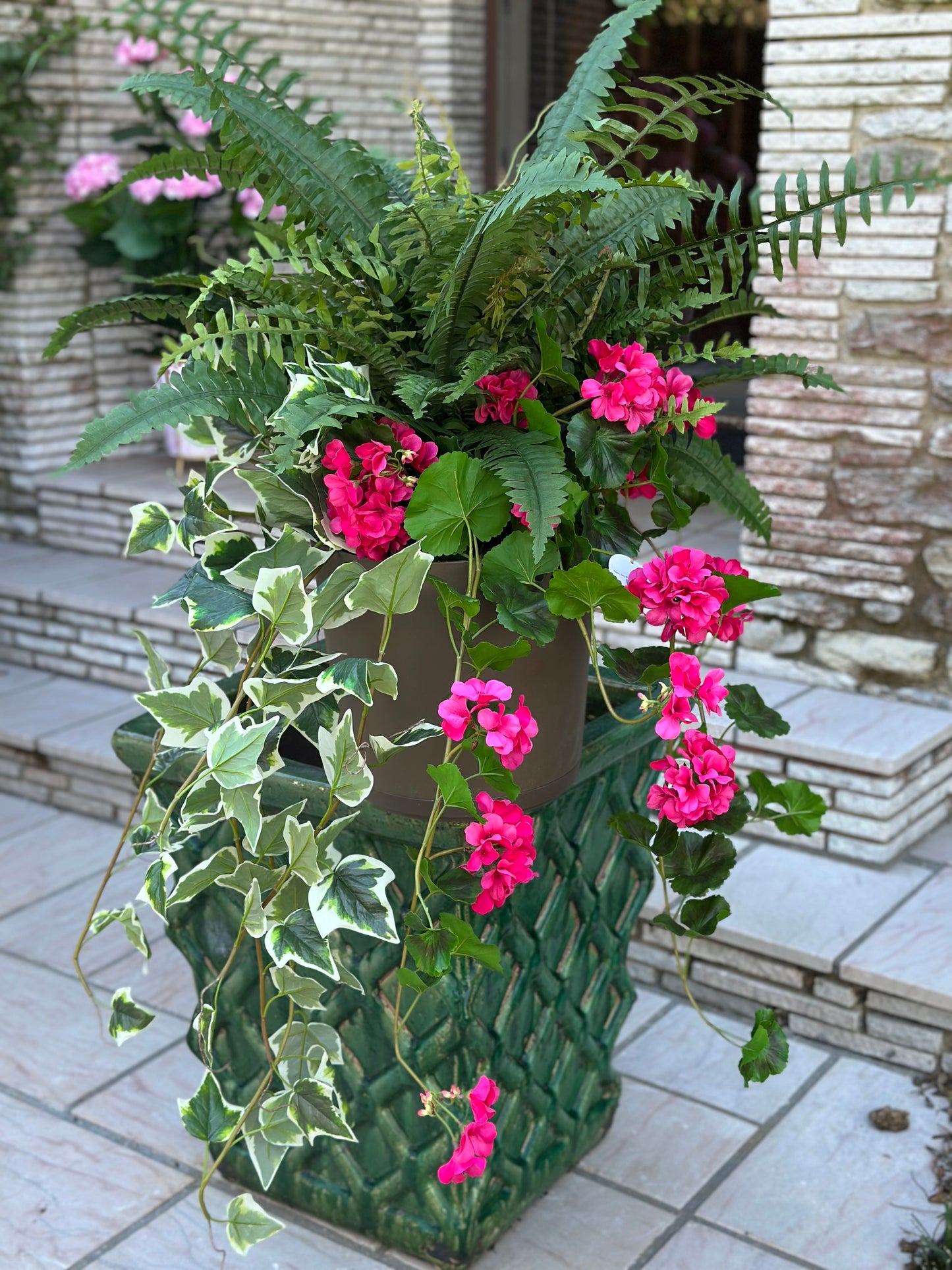 Fern, Ivy, Pink Geranium 12" Pot Filler