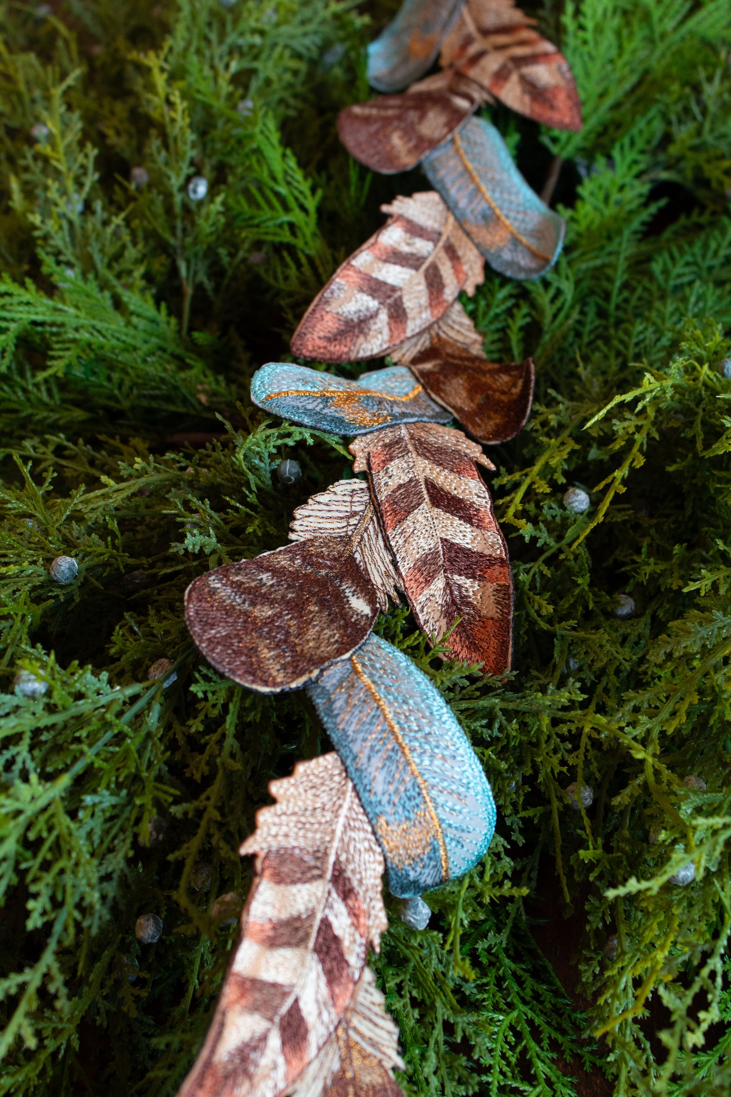 4"x3yds Feather Garland