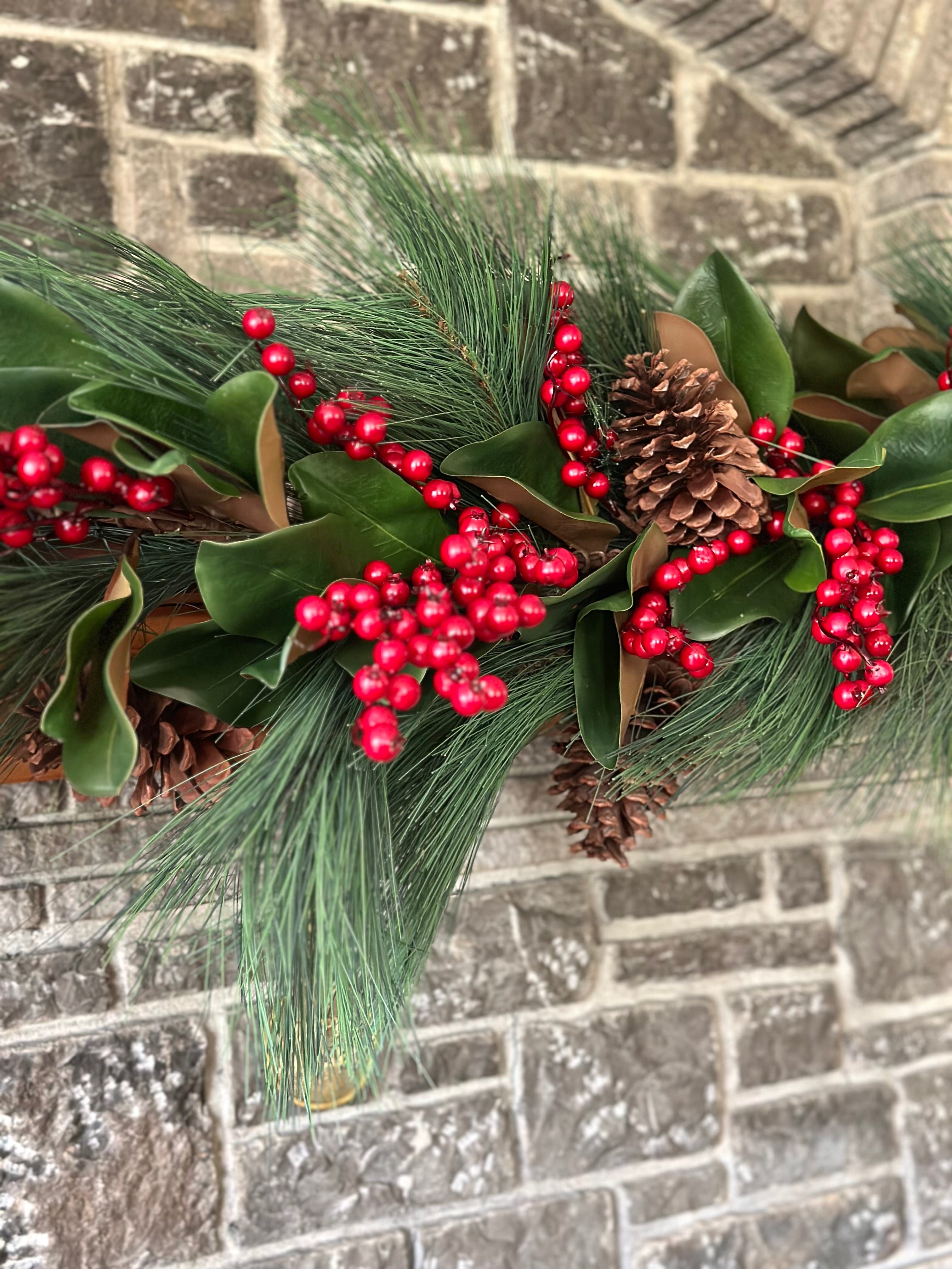 6' Custom Horsetail Pine Berry & Magnolia Leaf Garland