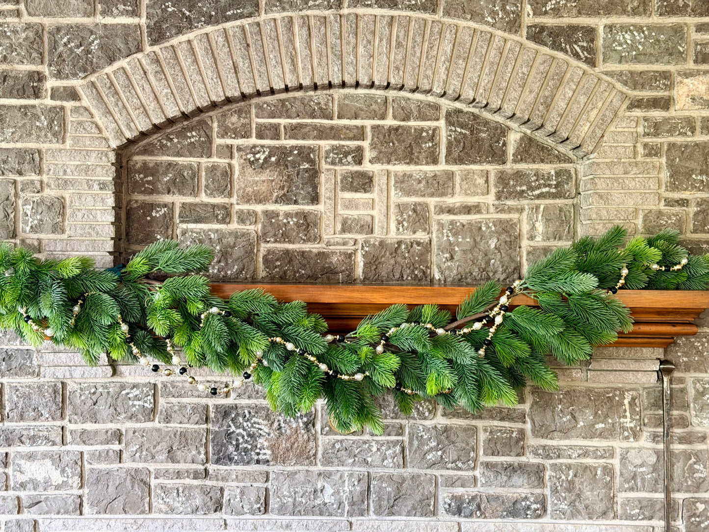 5' Black, White and Pearl Garland Accent