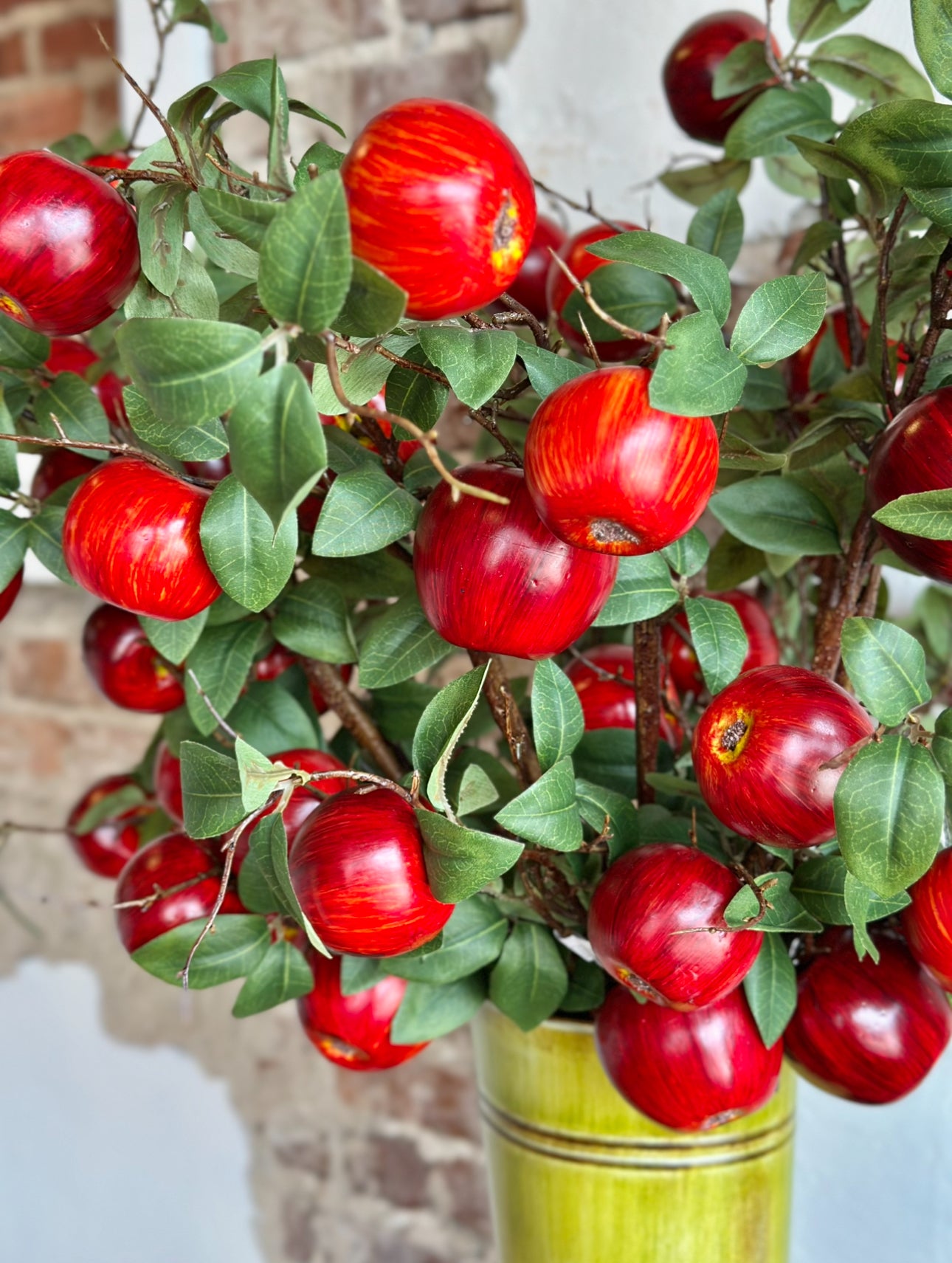 37" Harvest Red Apple Spray