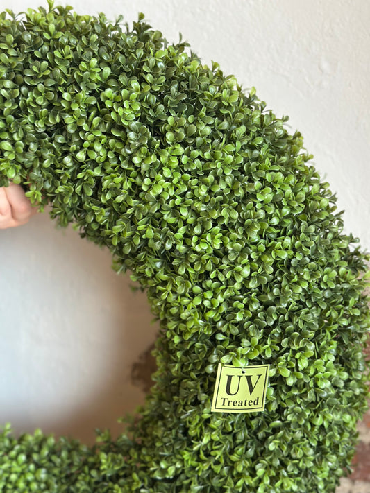 28" UV Treated Boxwood Wreath