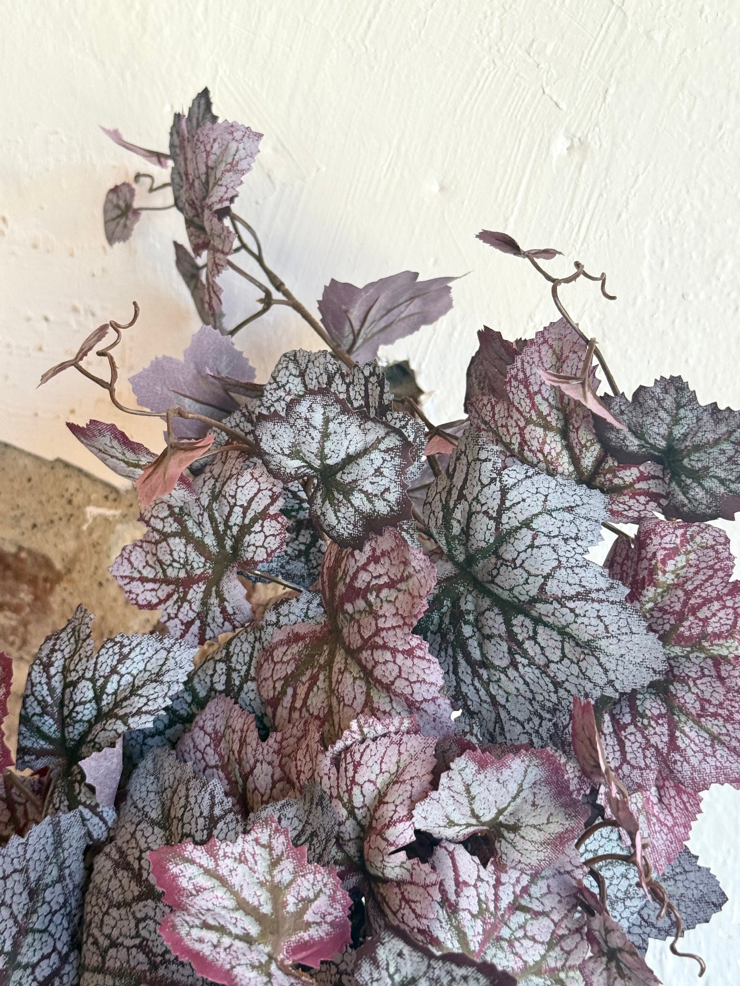 25" FALL SAXIFRAGA HANGING BUSH