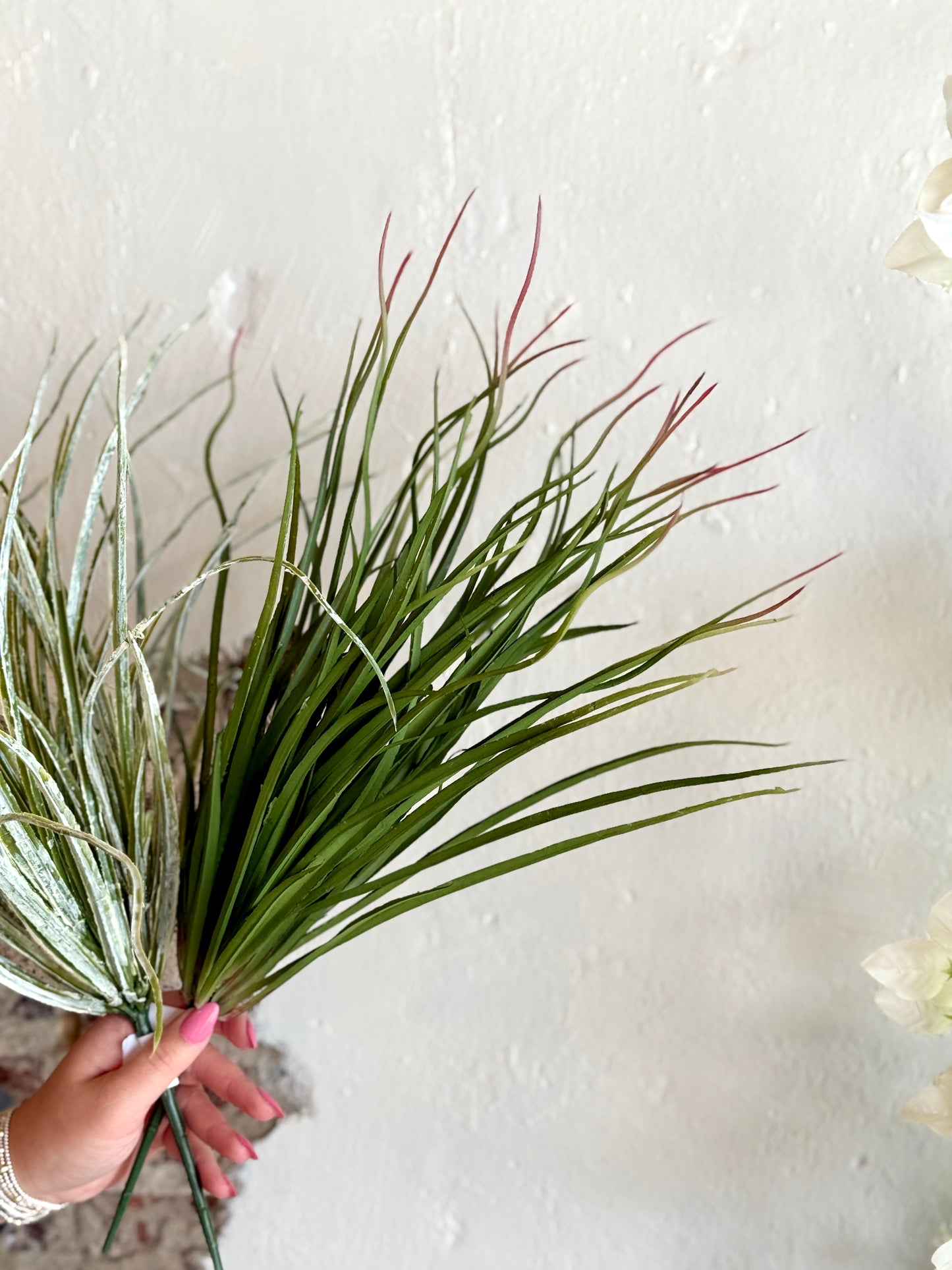 20" CURLY GRASS BUSH (COLOR OPTIONS)