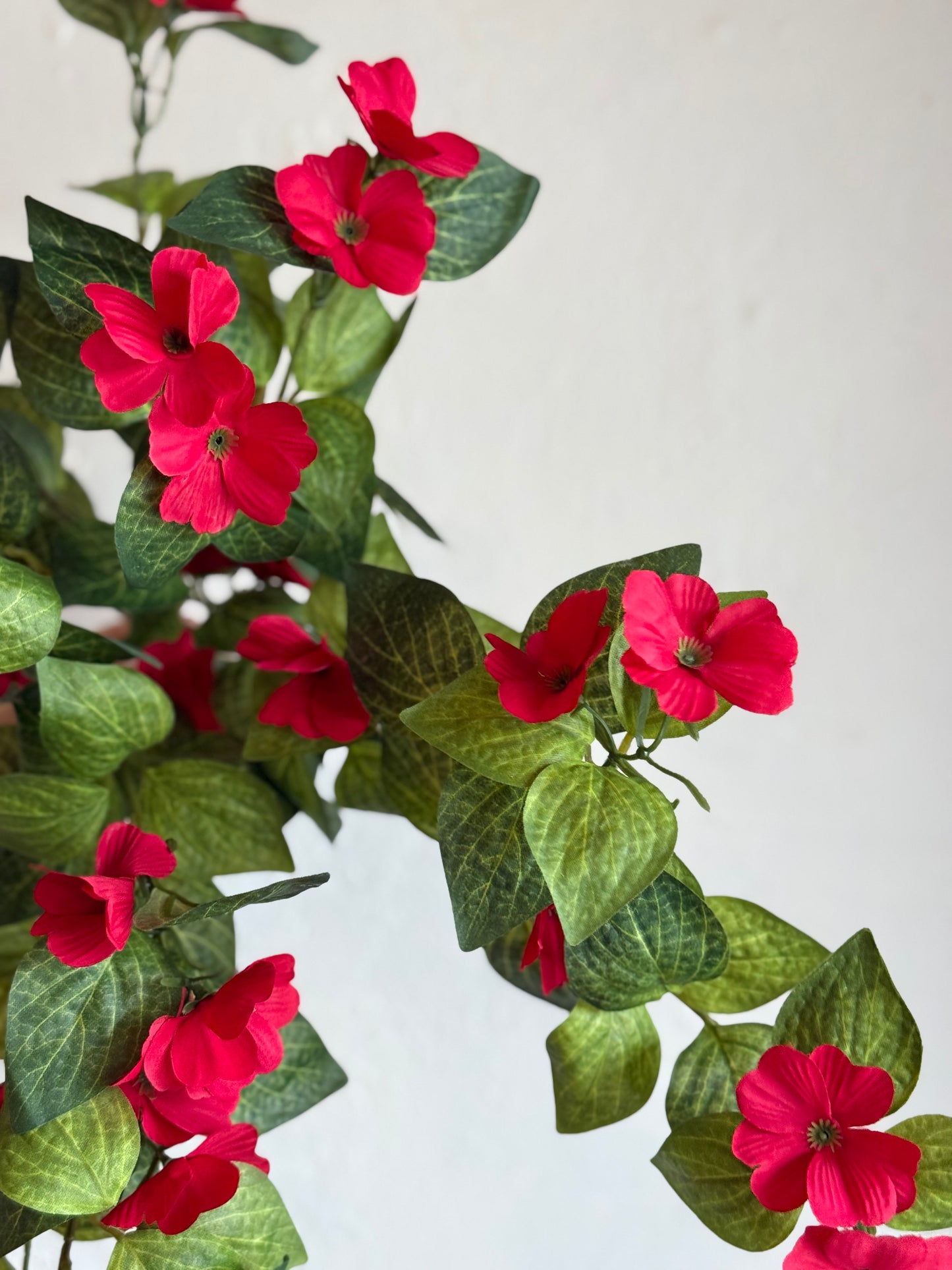 26" UV HANGING IMPATIENTS PLANT (COLOR OPTIONS)