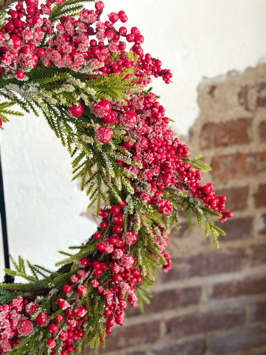 24" FROSTED WP BERRY MINI SPRUCE WREATH