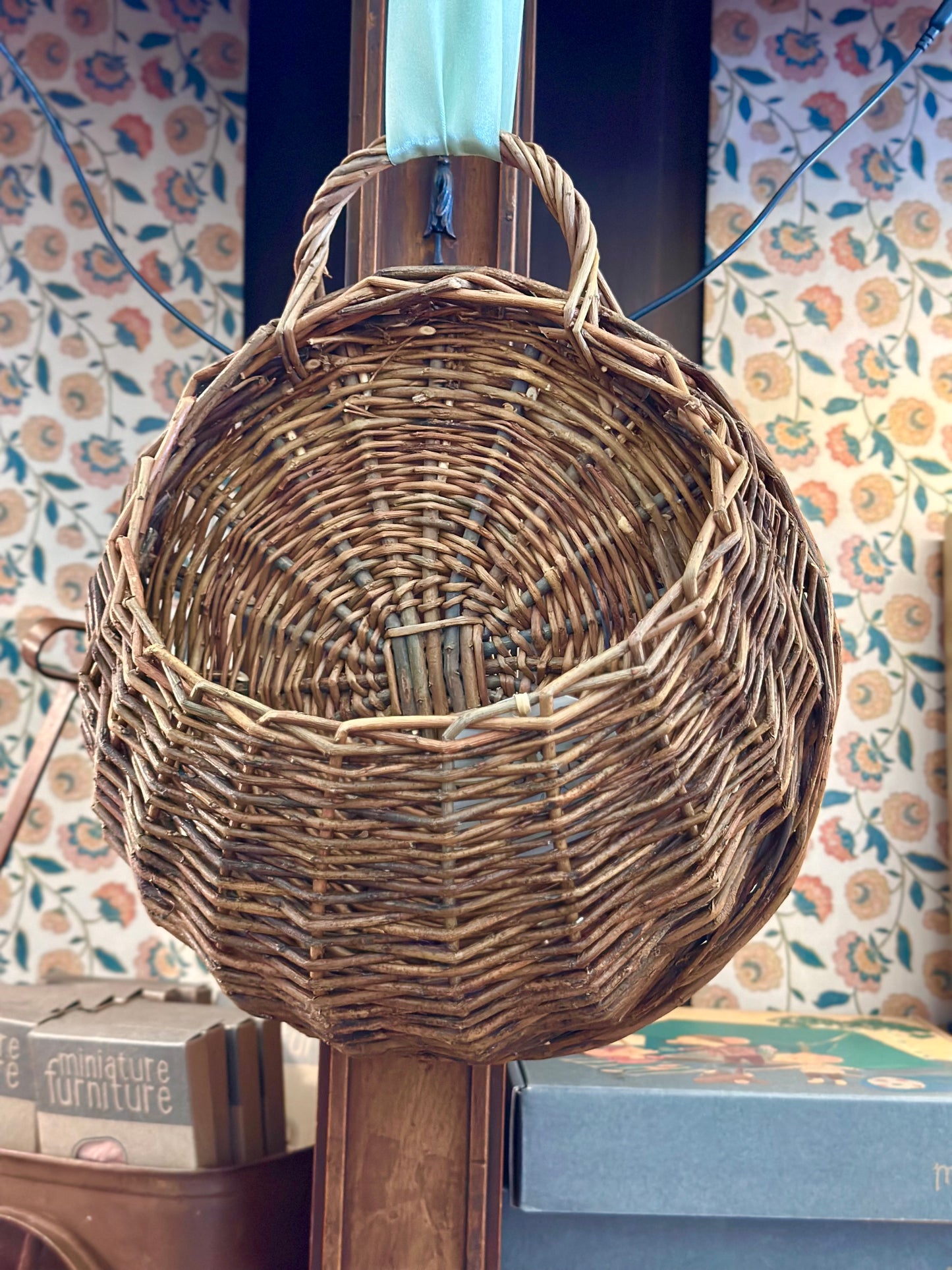 15" Wall Basket