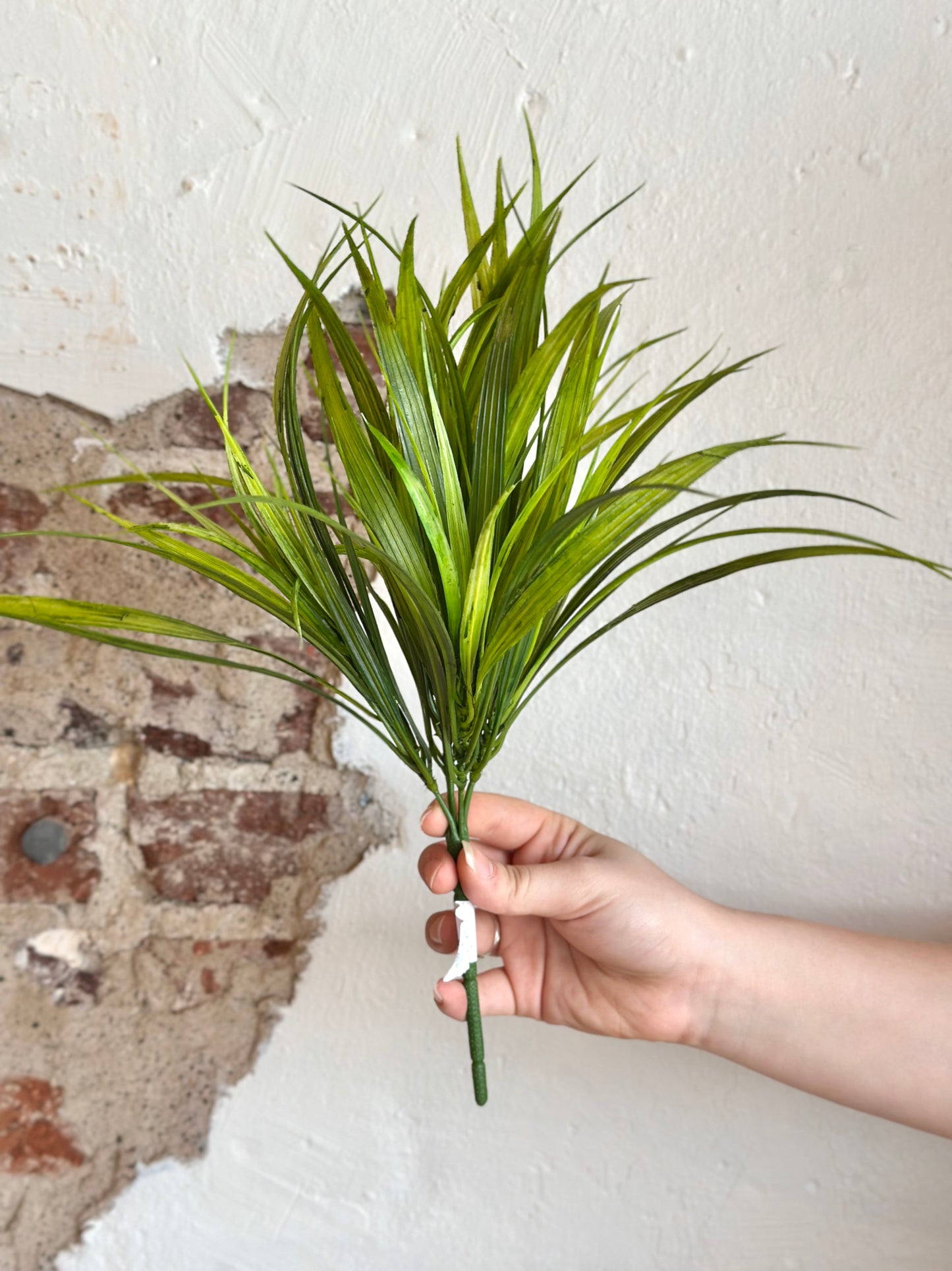 14" Plastic Field Grass Bush