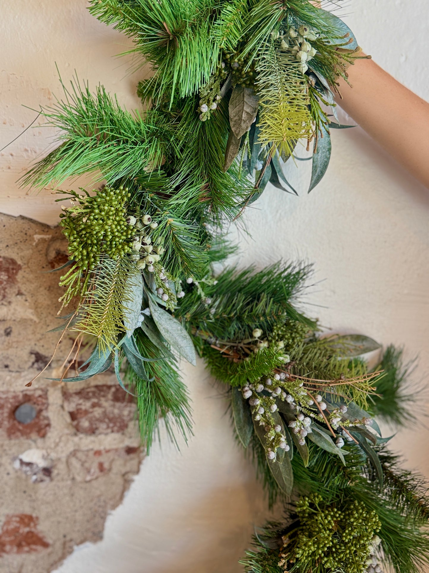 6' SEEDED EUCALYPTUS, PINE GARLAND