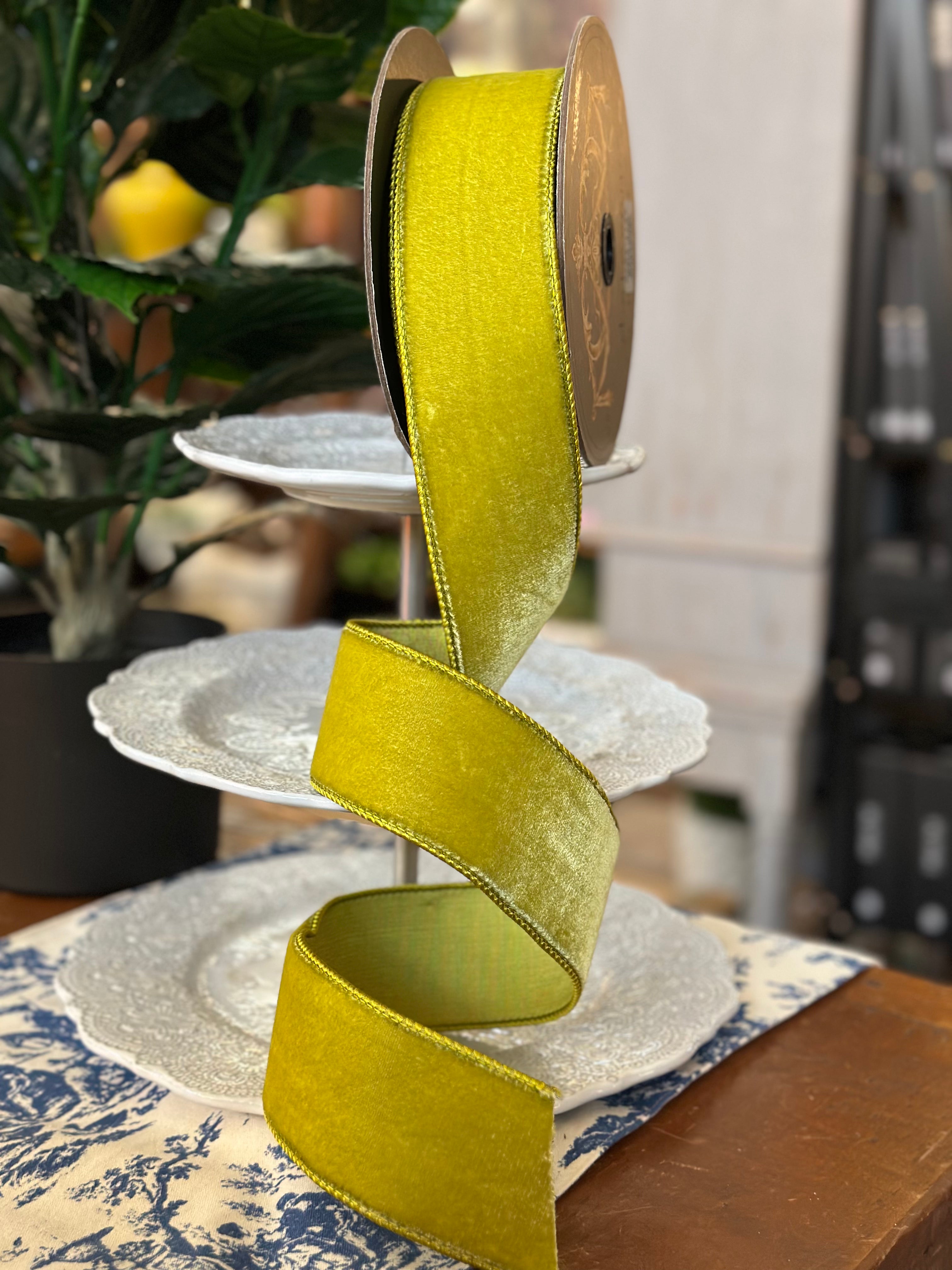 2.5" Lush Velvet Leaf Dupion Back, chartreuse green