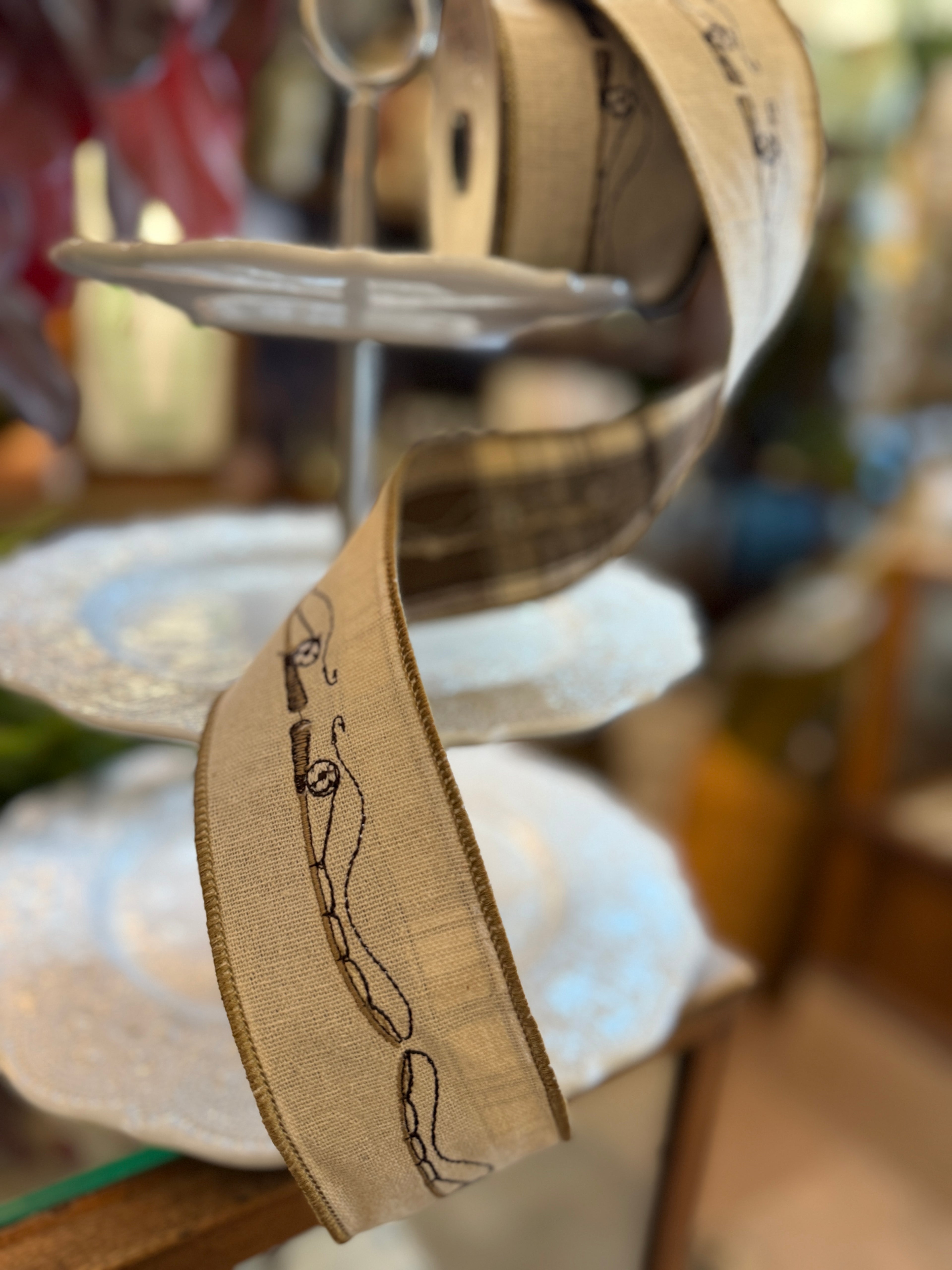 2.5” Linen Embroidery Fishing Rod with Plaid Back