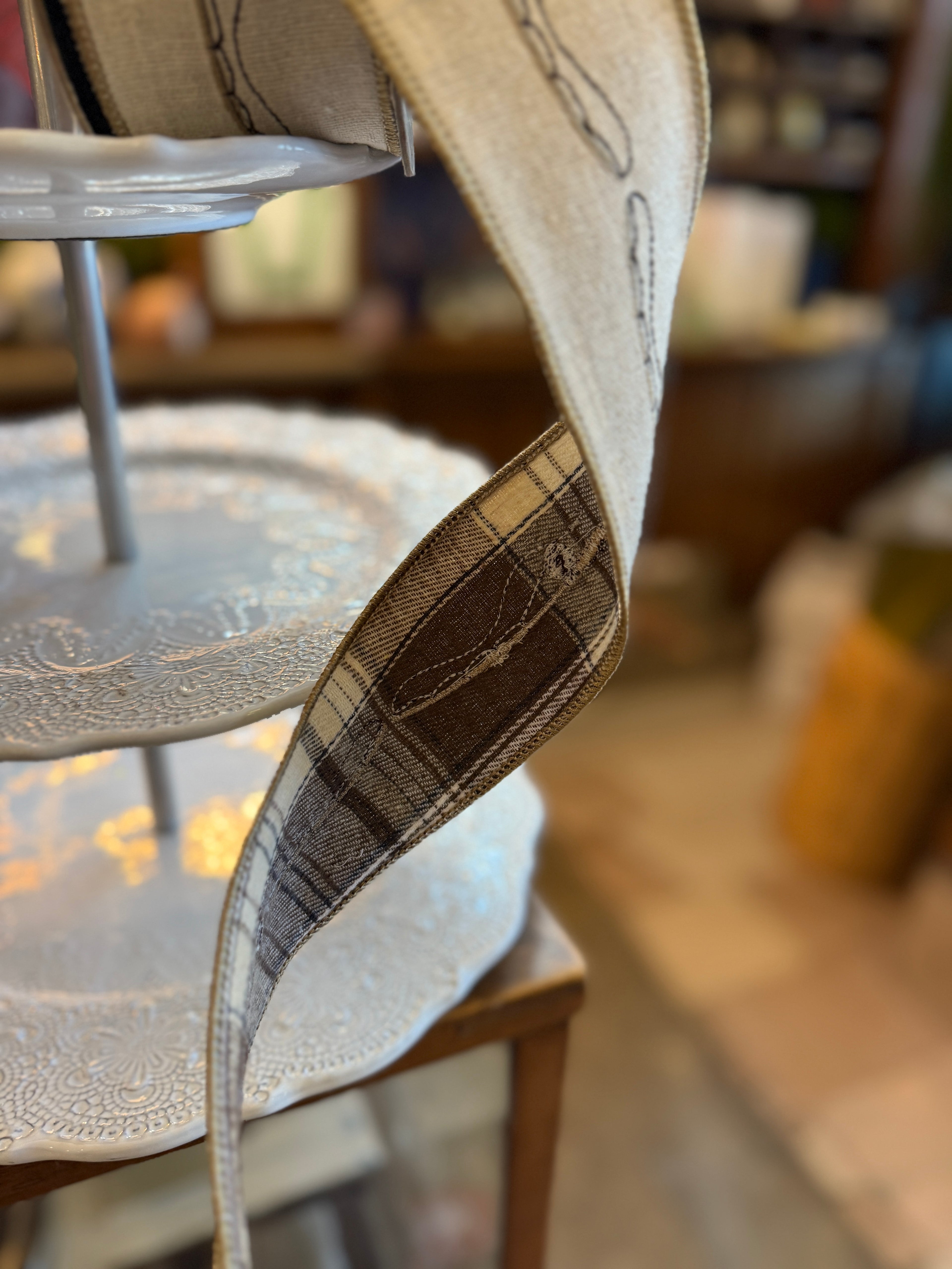 2.5” Linen Embroidery Fishing Rod with Plaid Back