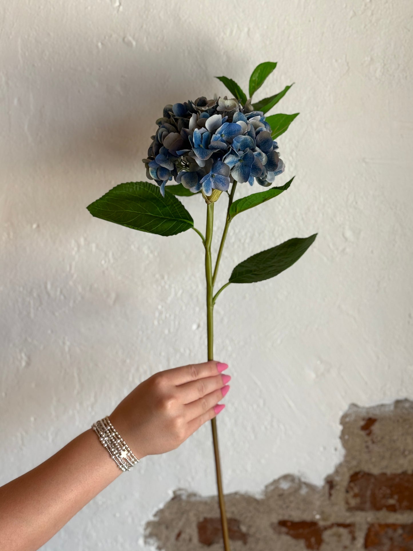 23" Just Cut New Growth Hydrangea
