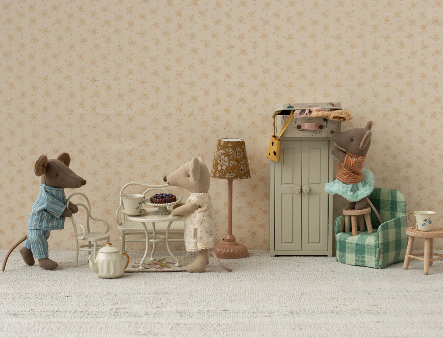 Cafe Set, Mouse, Small- Off White