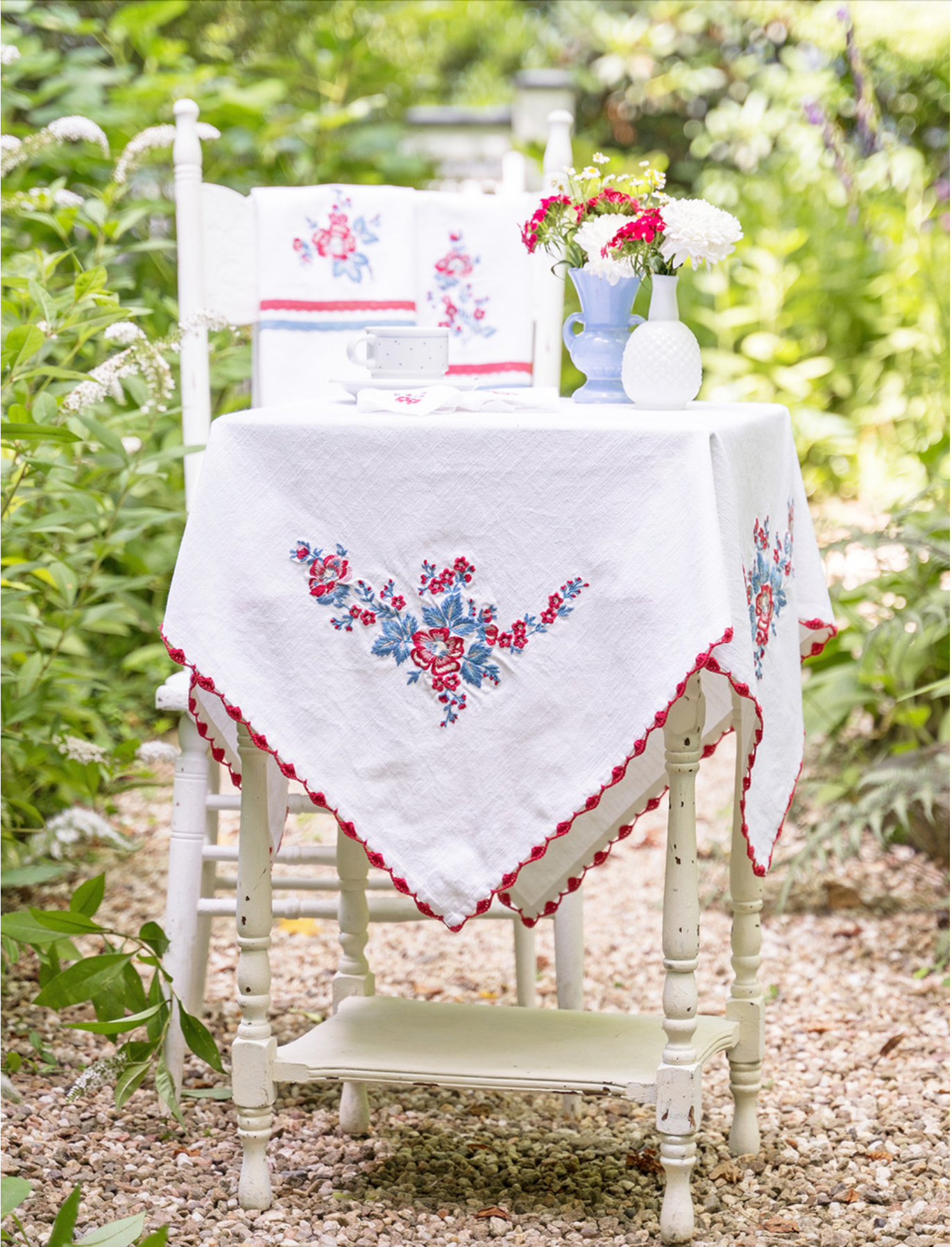 Magnolia Embroidery Tea Cloth 36x36