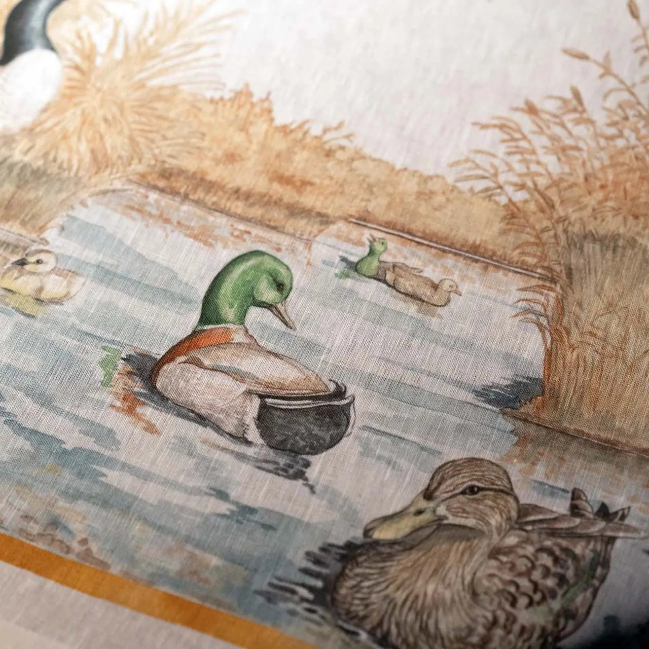 Laguna Tablecloth 67x67