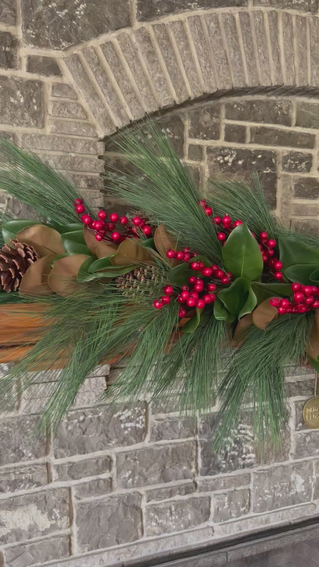 6' Custom Horsetail Pine Berry & Magnolia Leaf Garland