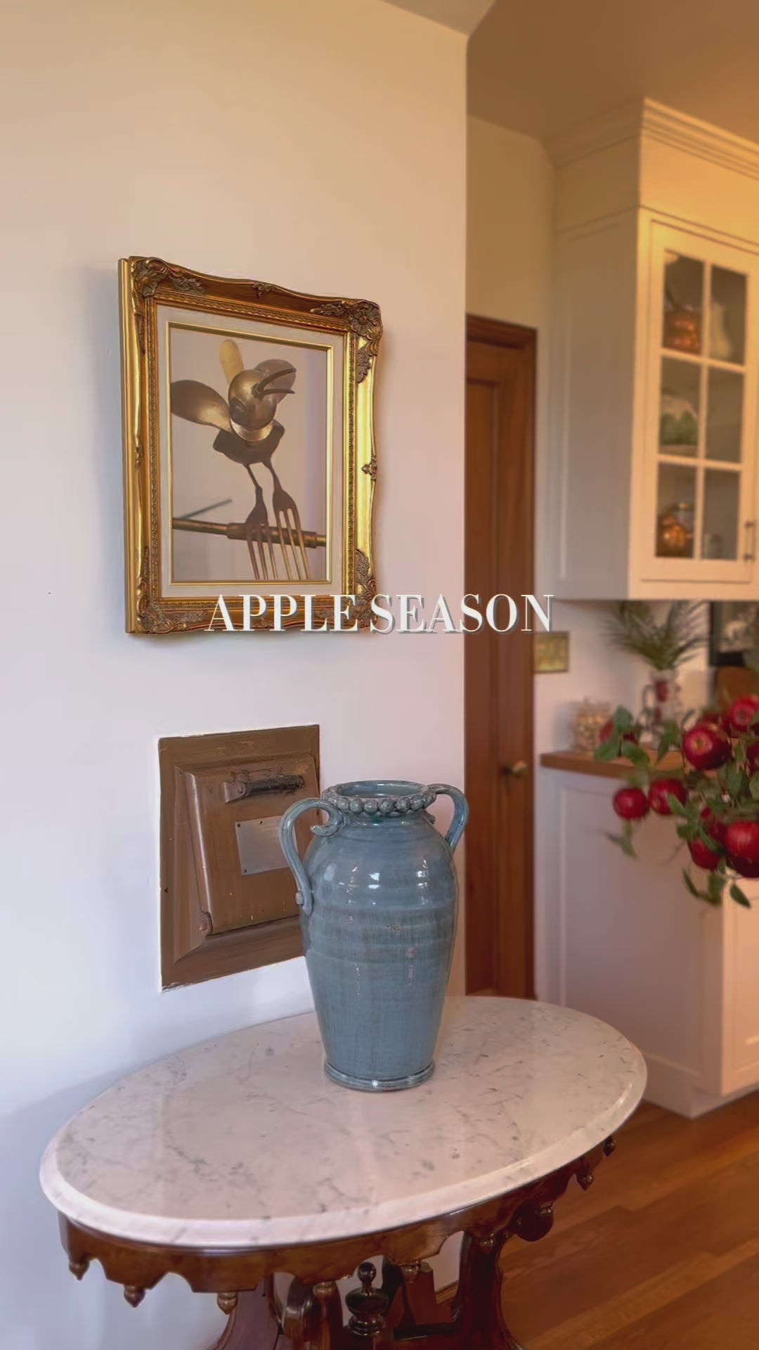 37" Harvest Red Apple Spray