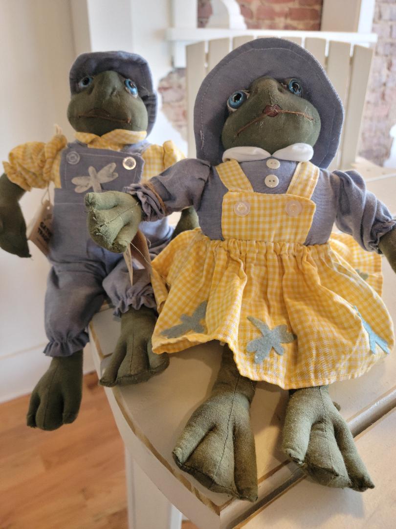 Faye and Felix Frog