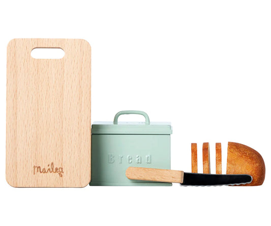 Bread Box w. Utensils