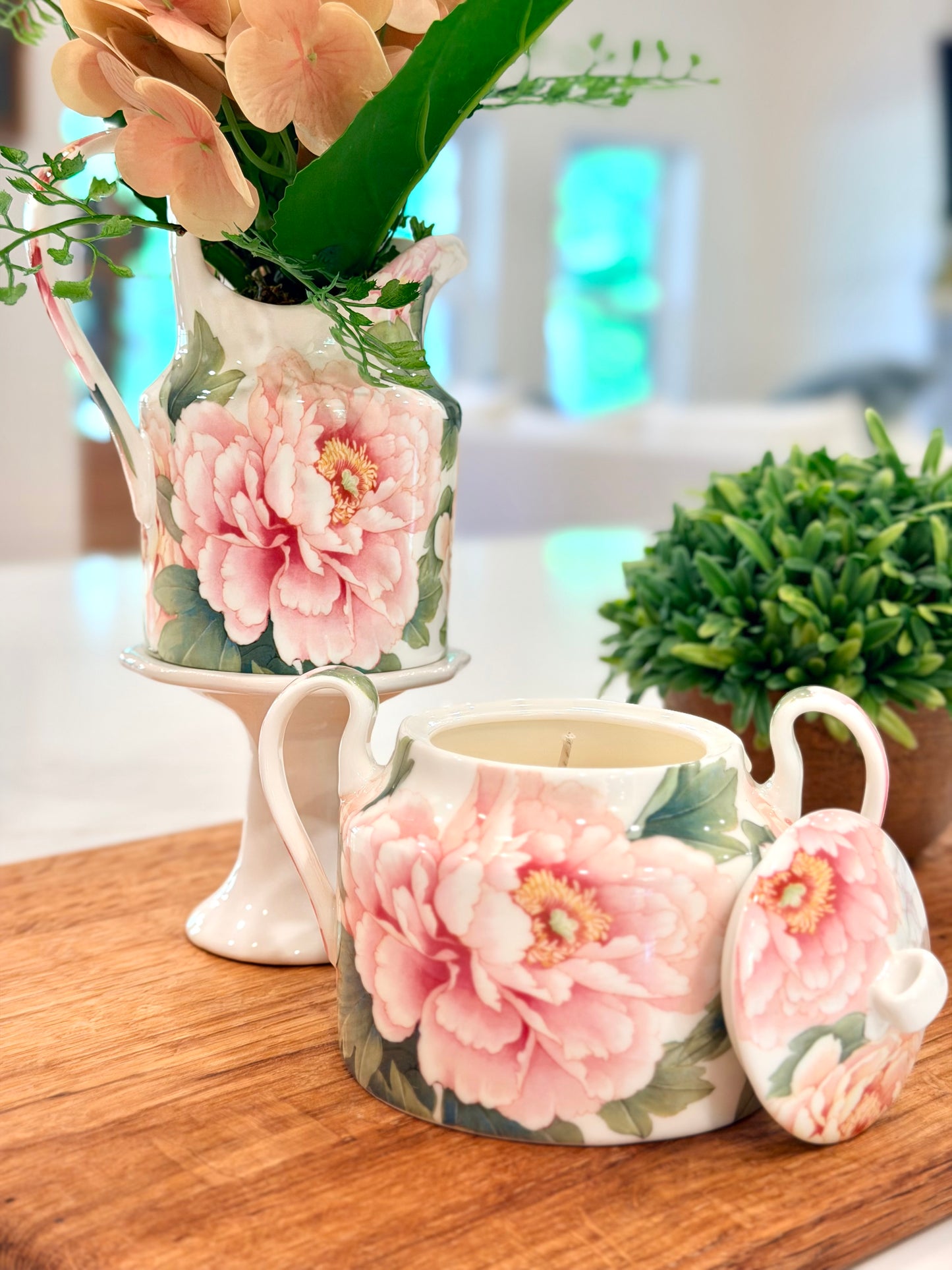 Pink Peonies Candle & Bud Vase Gift Set, Peach Blossoms Scent