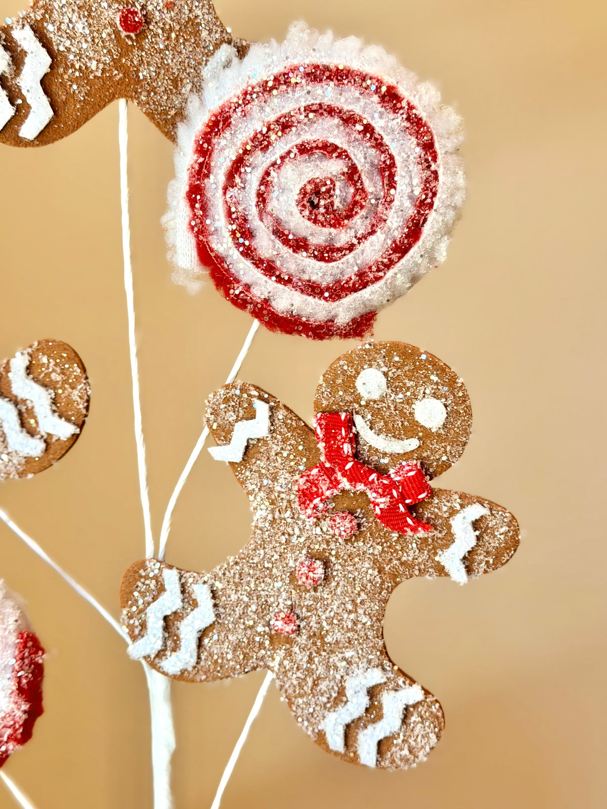 26" FROSTED GINGERBREAD/PEPPERMINT SPRAY