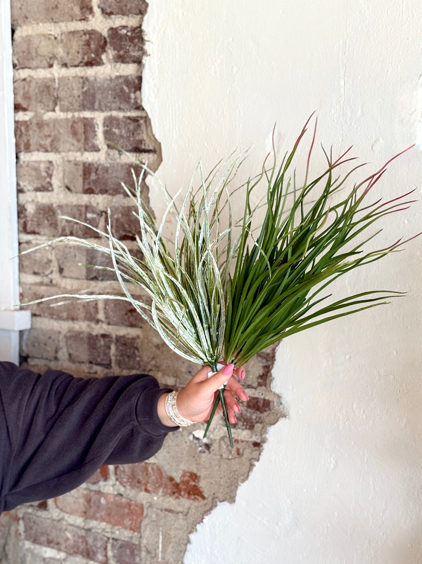 20" CURLY GRASS BUSH (COLOR OPTIONS)