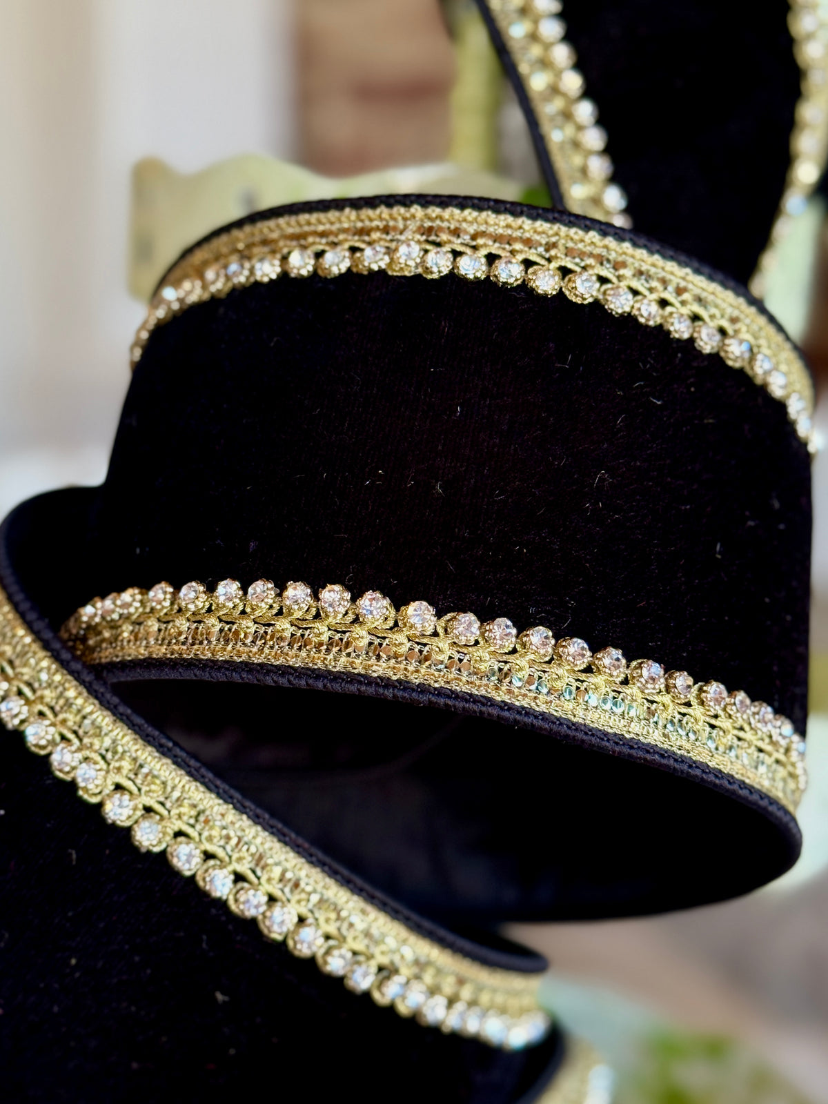 4” Brilliant Diamonds - Black, SOLD BY THE YARD