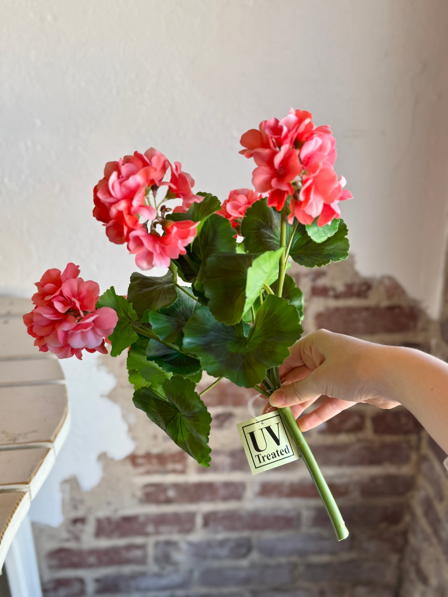 17" UV-RATED NATURAL TOUCH SUMMER GERANIUM BUSH (COLOR OPTIONS)