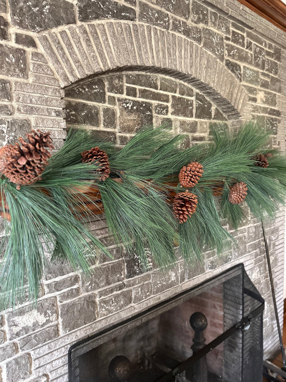 72" HORSETAIL PINE W/CONE GARLAND