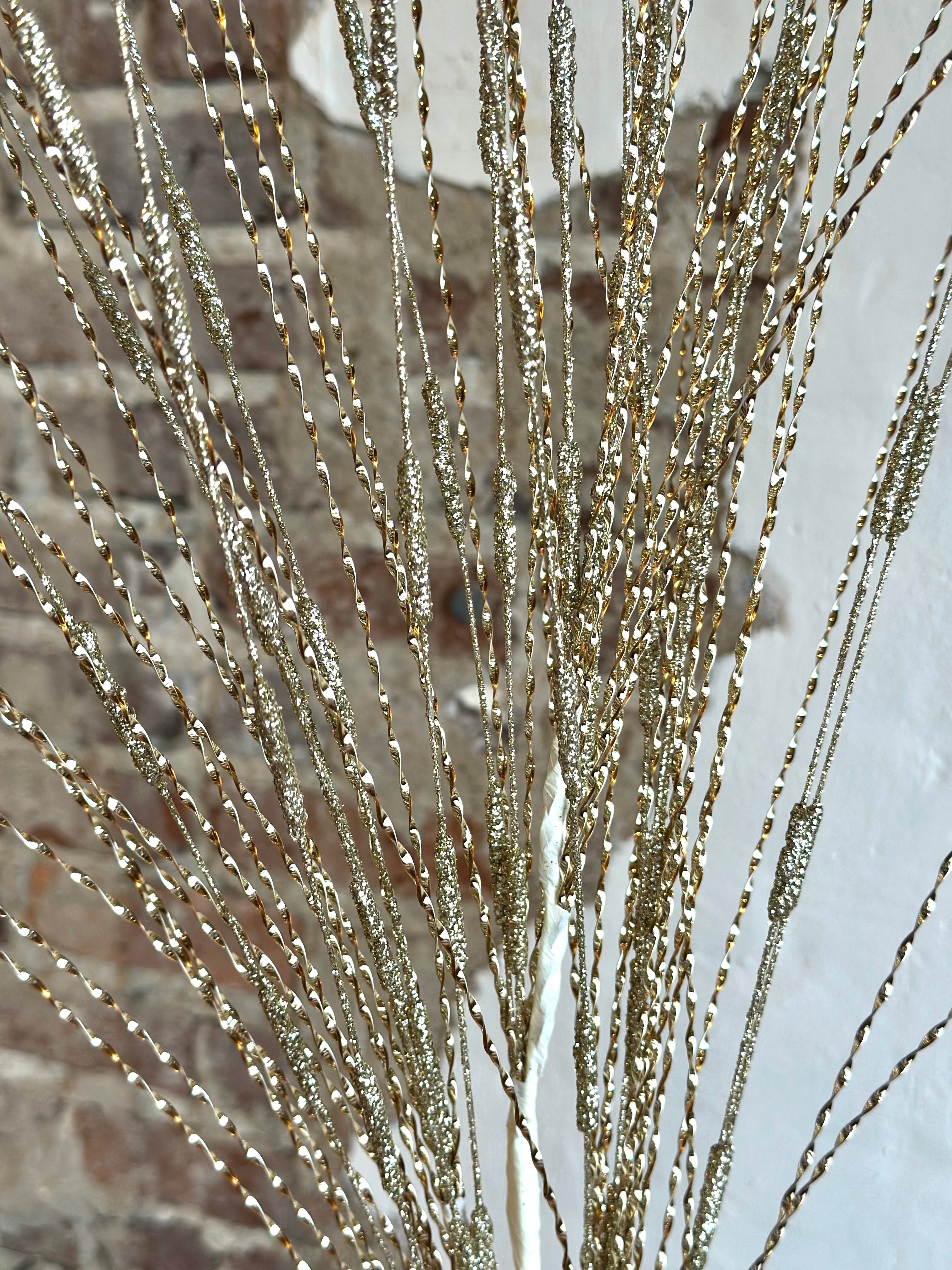38" TWISTED METALLIC GRASS SPRAY