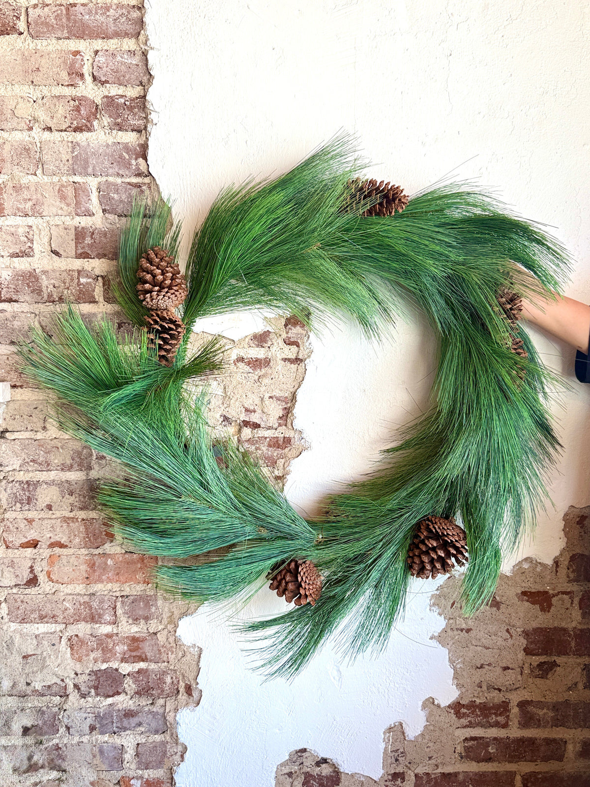 38" HORSETAIL PINE WREATH W/CONE