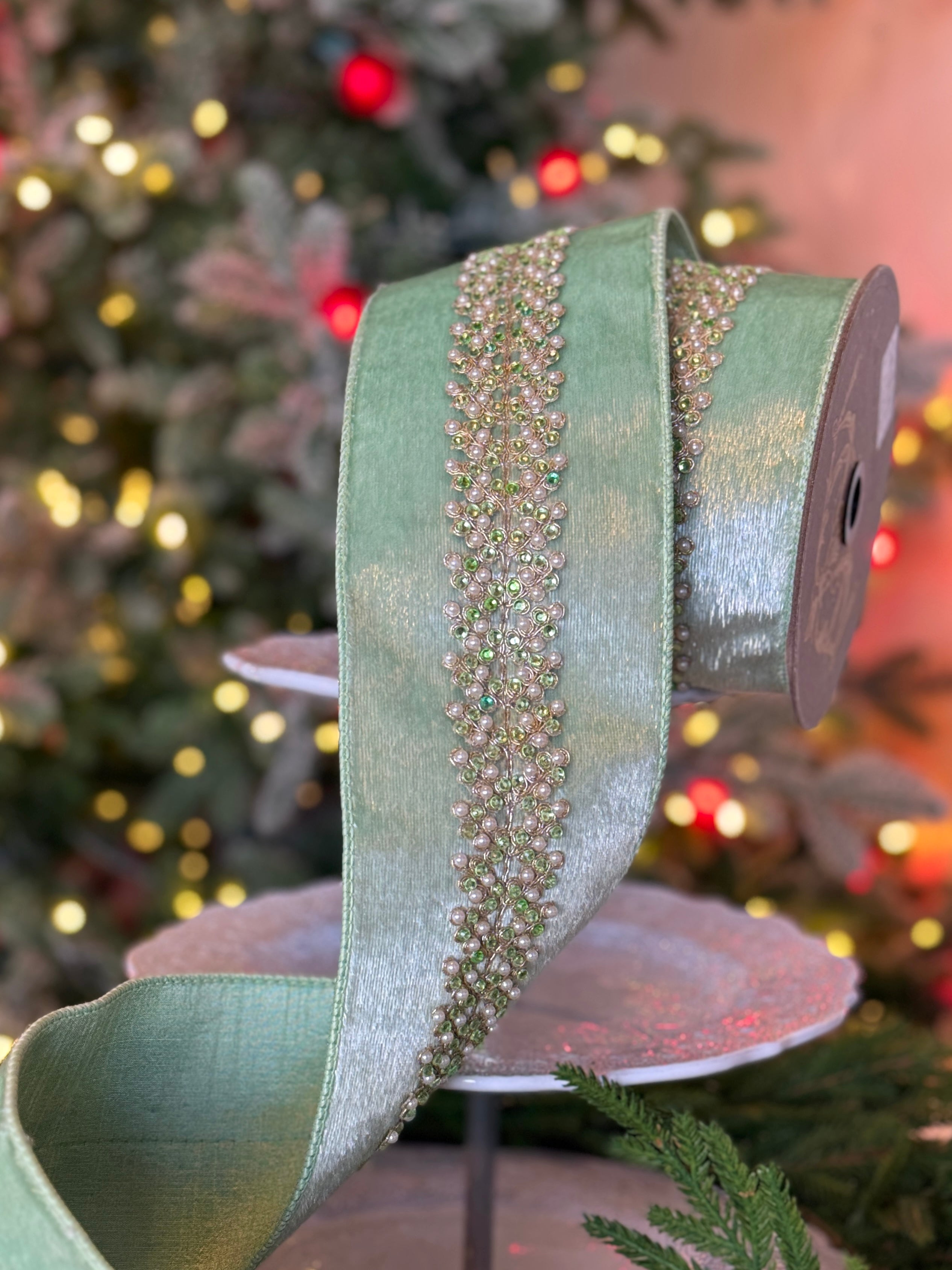 4" wide, ice velvet pearl jewel center branch, mint