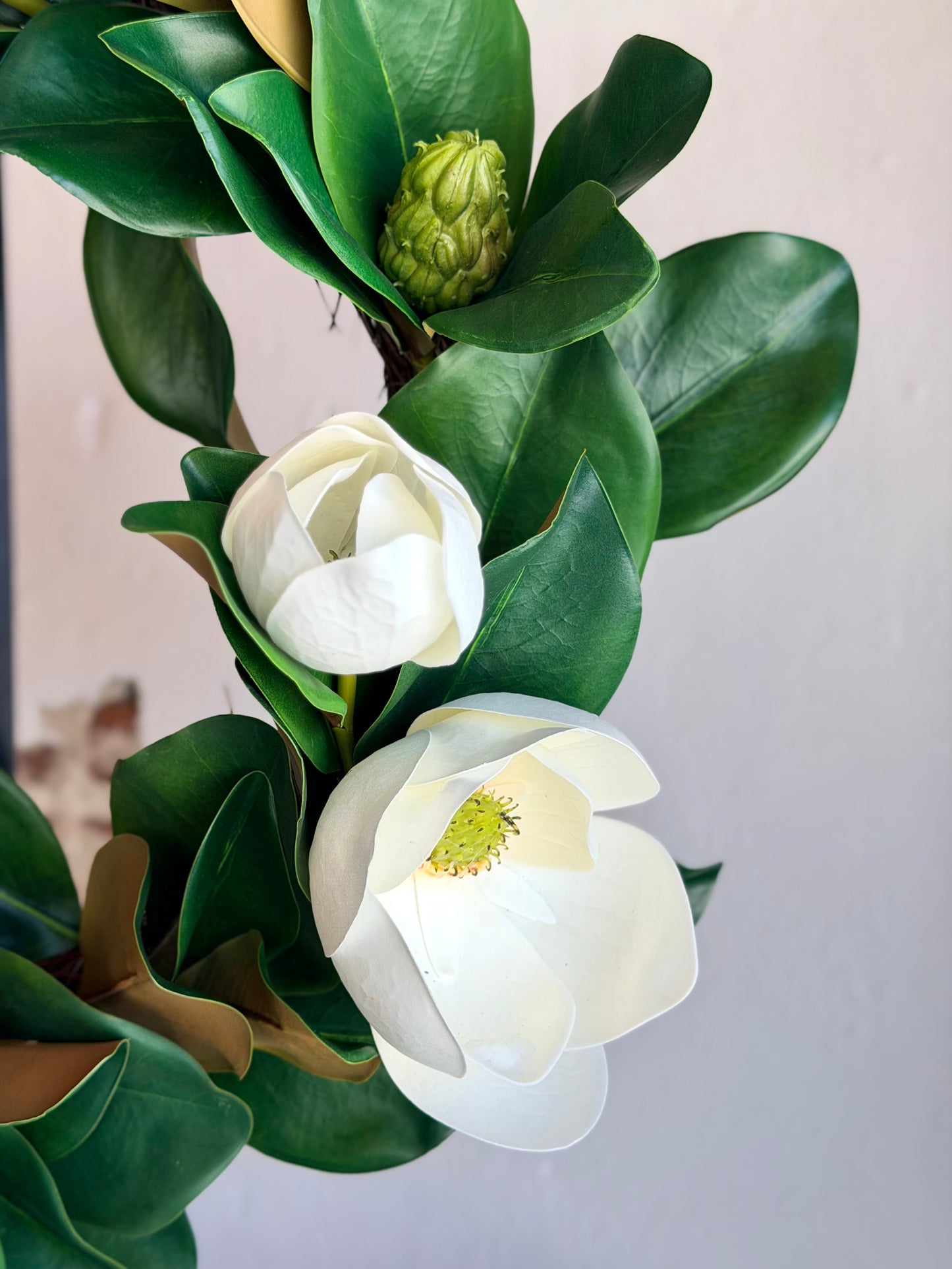 VERANDA MAGNOLIA WREATH