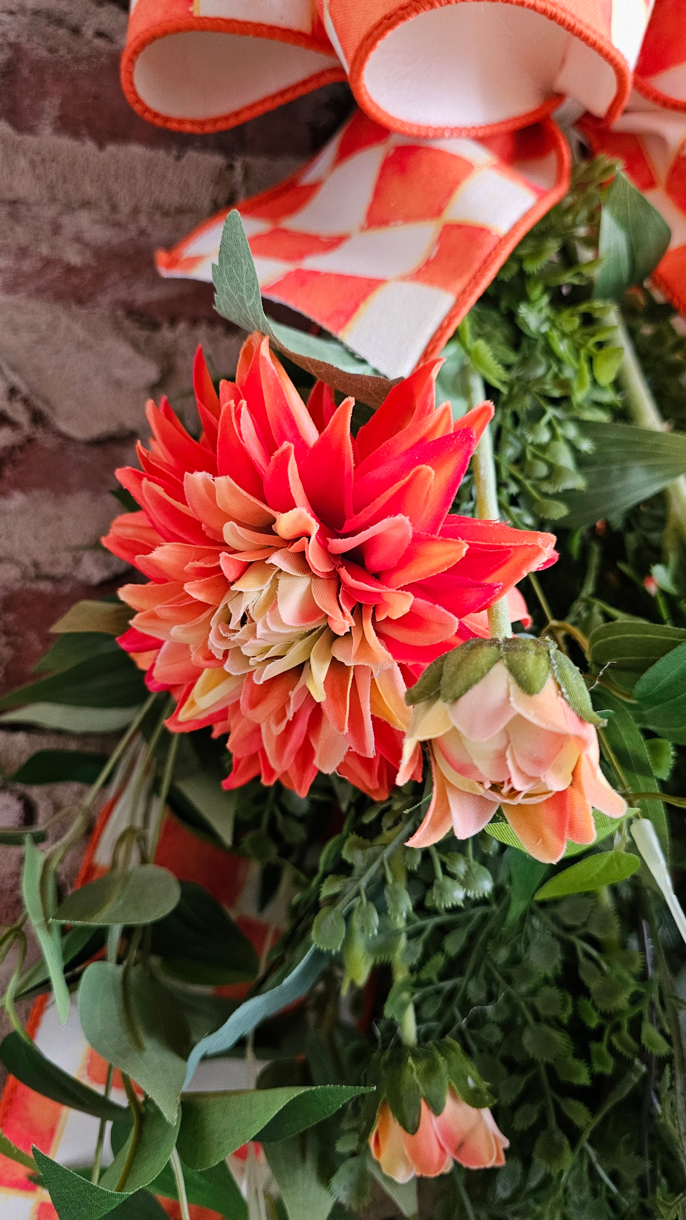 Checkerboard Dahlia Swag