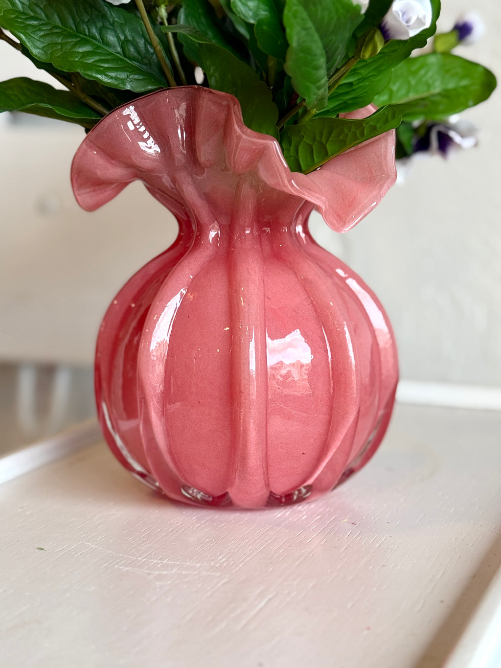 6.5" Pink Ruffle Vase