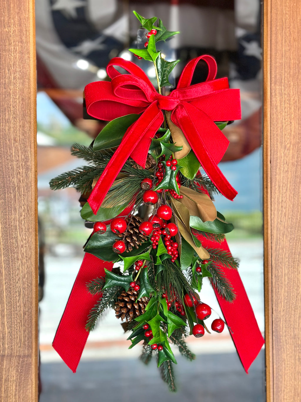 Red Berry and Holly Drop