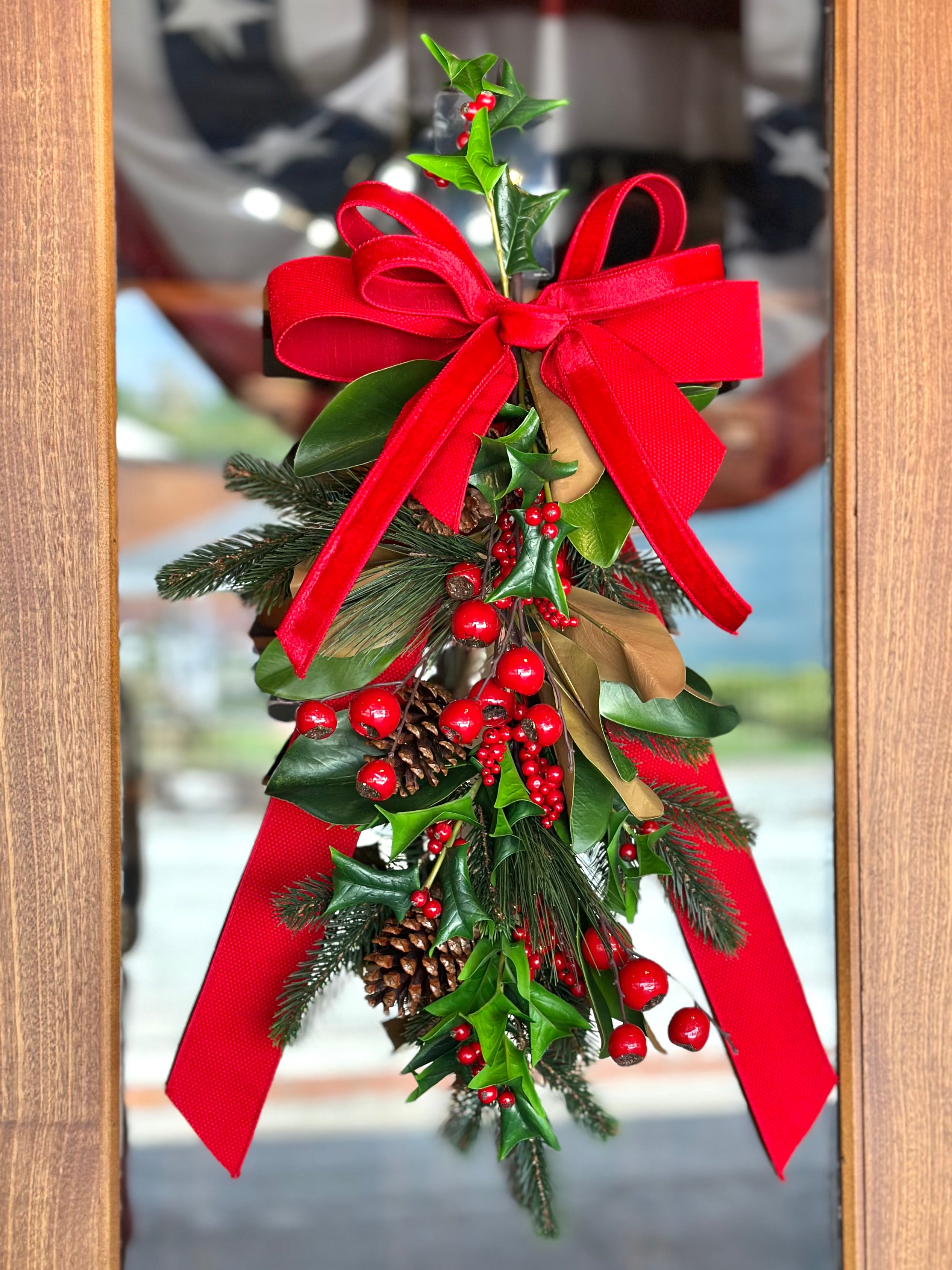 Red Berry and Holly Drop