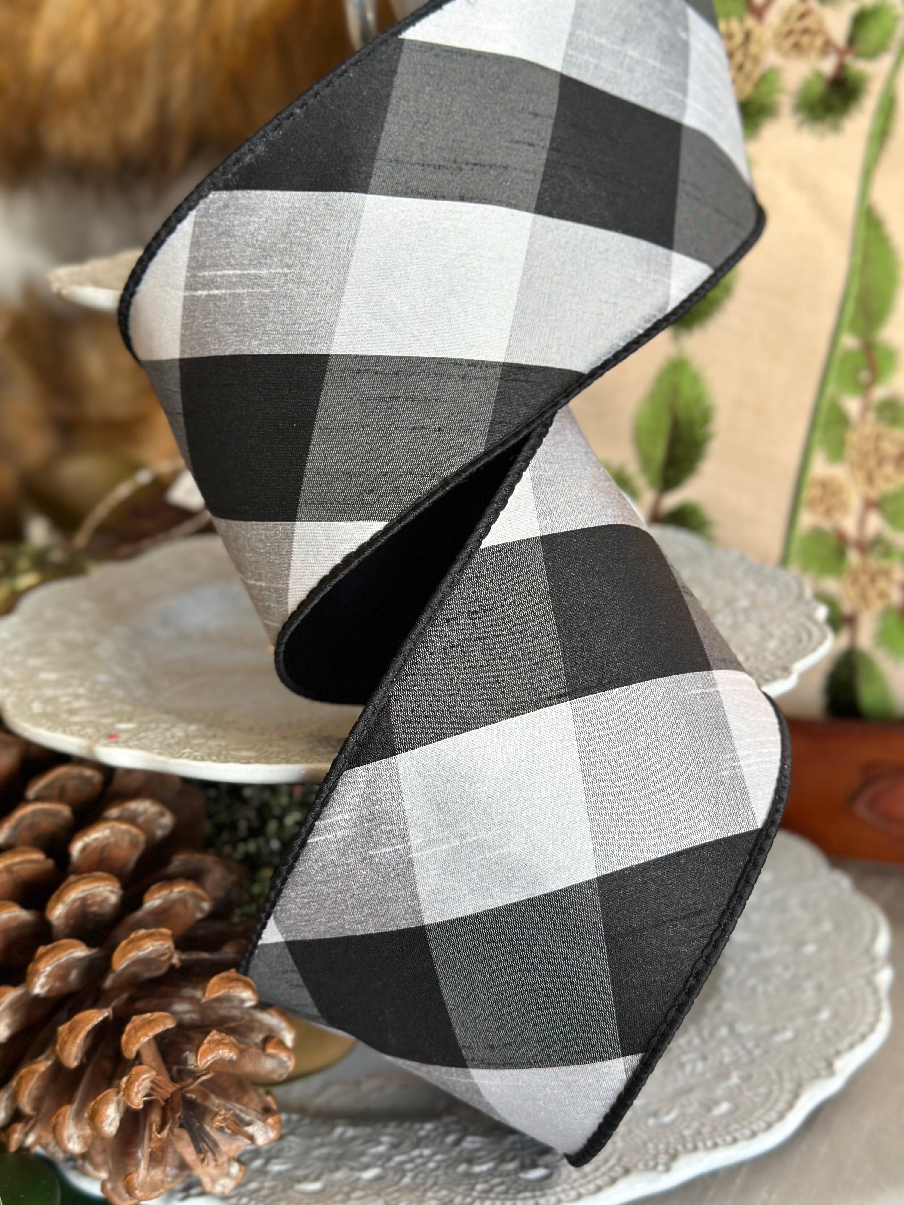 Black and white checkered ribbon