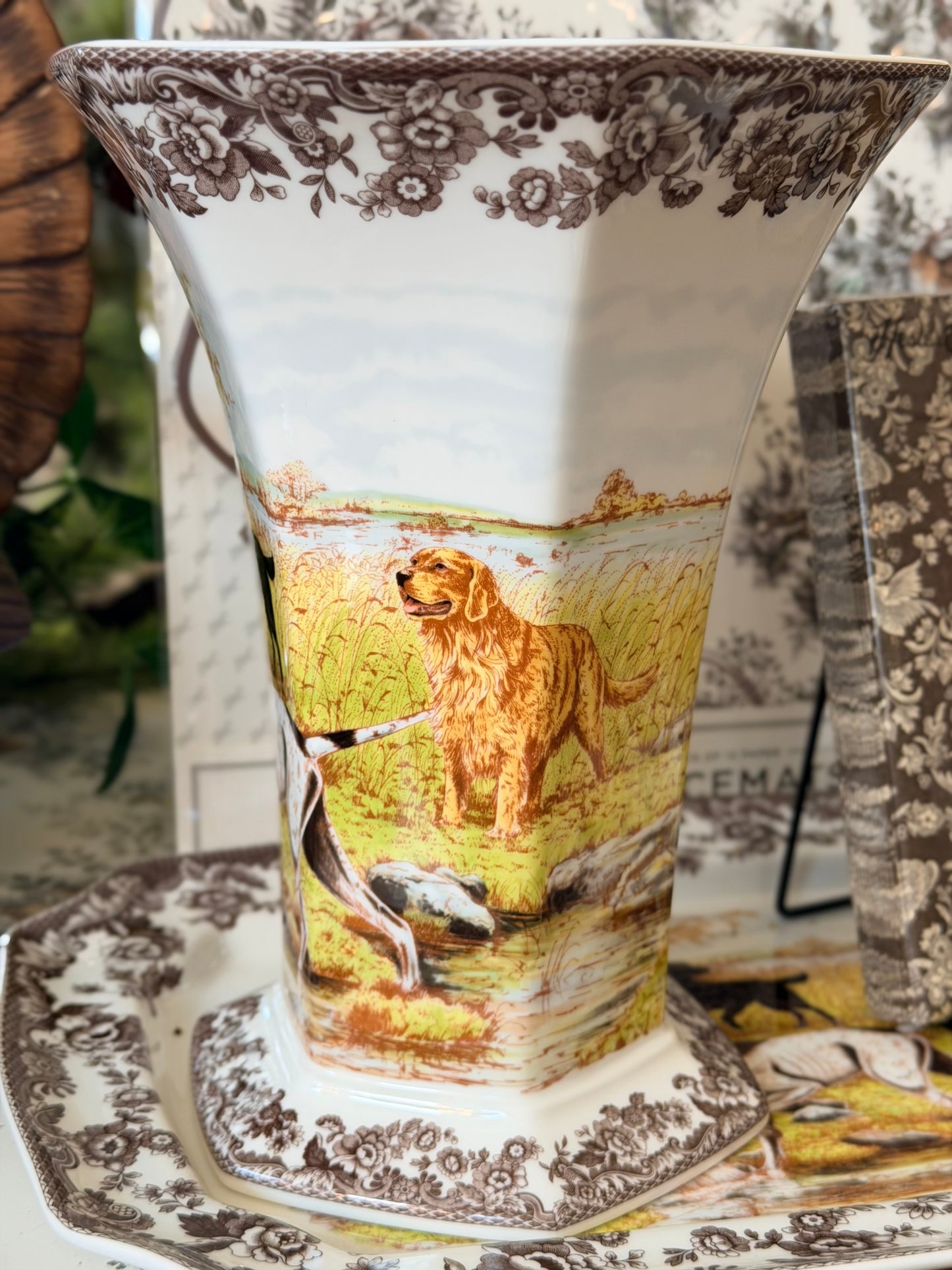 Spode Woodland Hexagonal Vase, Hunting Dogs