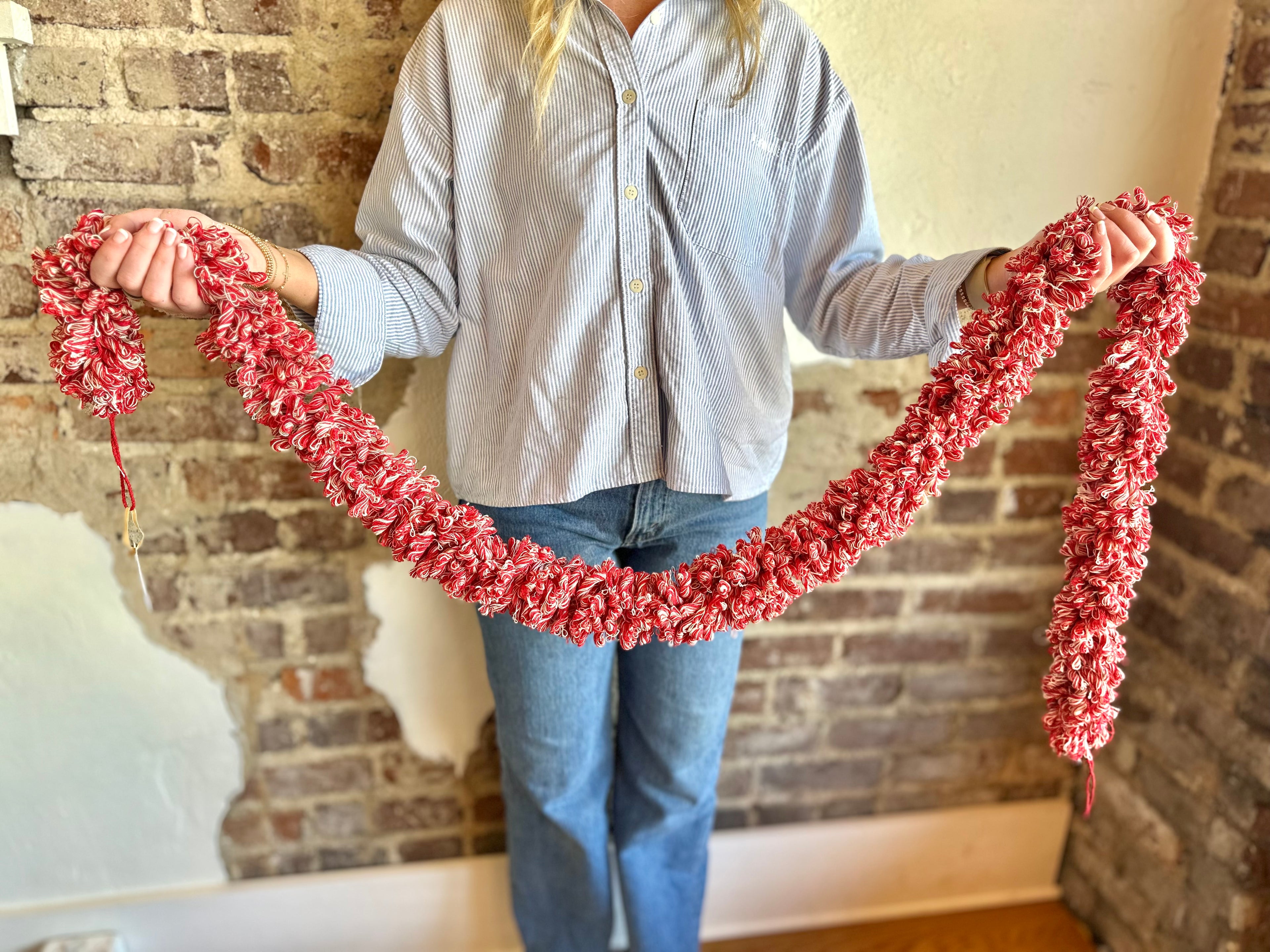 72"LOOPED COTTON THREAD GARLAND
