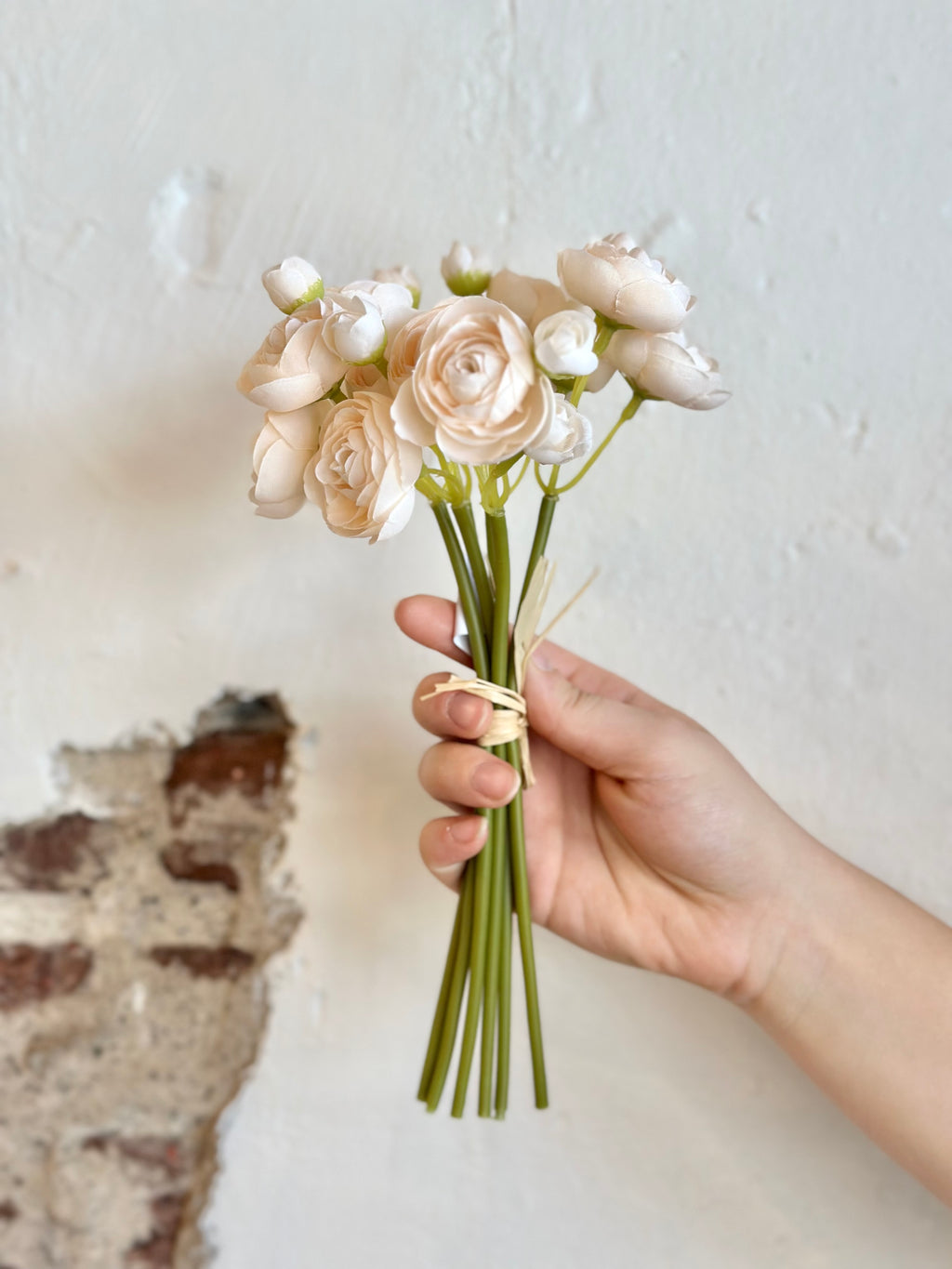 18" Ranunculus Bud Bundle- Blush