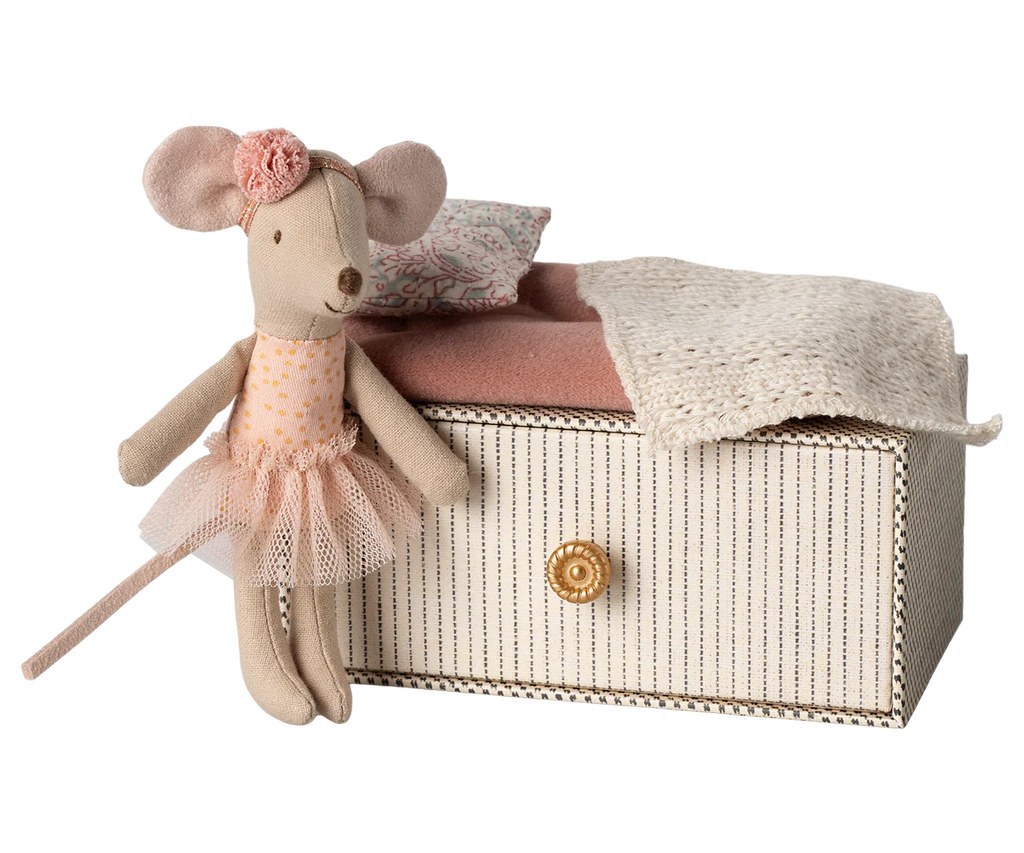 Dance Mouse In Daybed, Little Sister