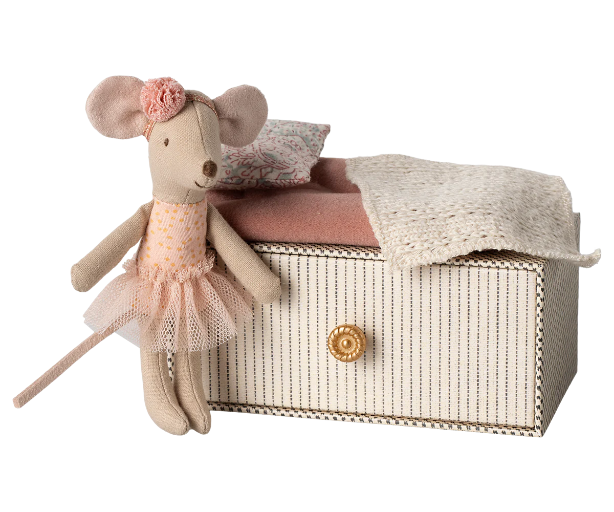 Dance Mouse In Daybed, Little Sister