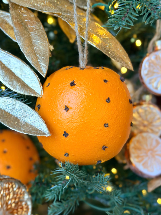 4" ORANGE W/CLOVE ORNAMENT