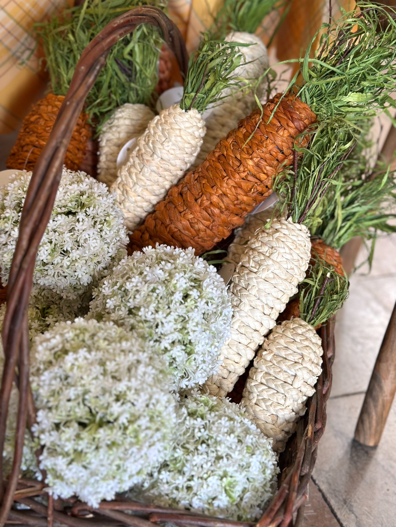 13.5" Basket Weave Easter Carrot