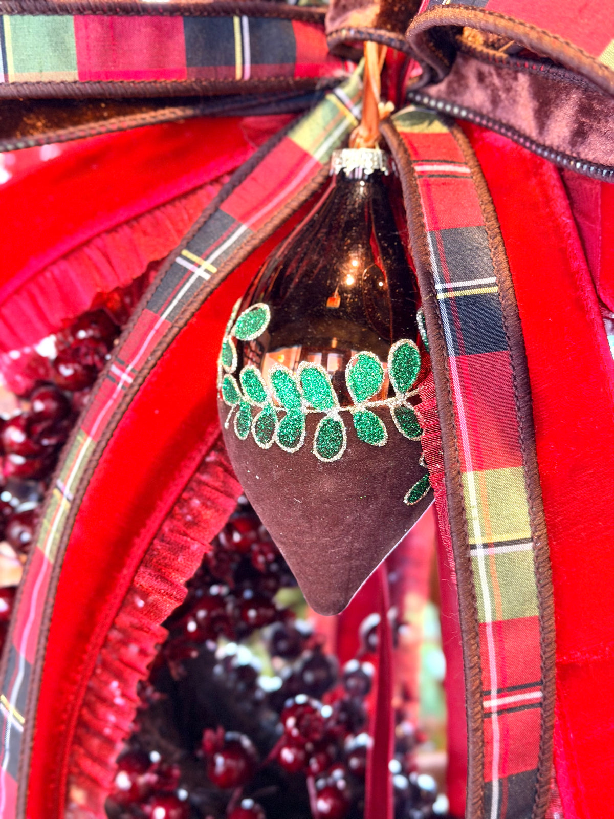 Berry Ridge Wreath & Bow