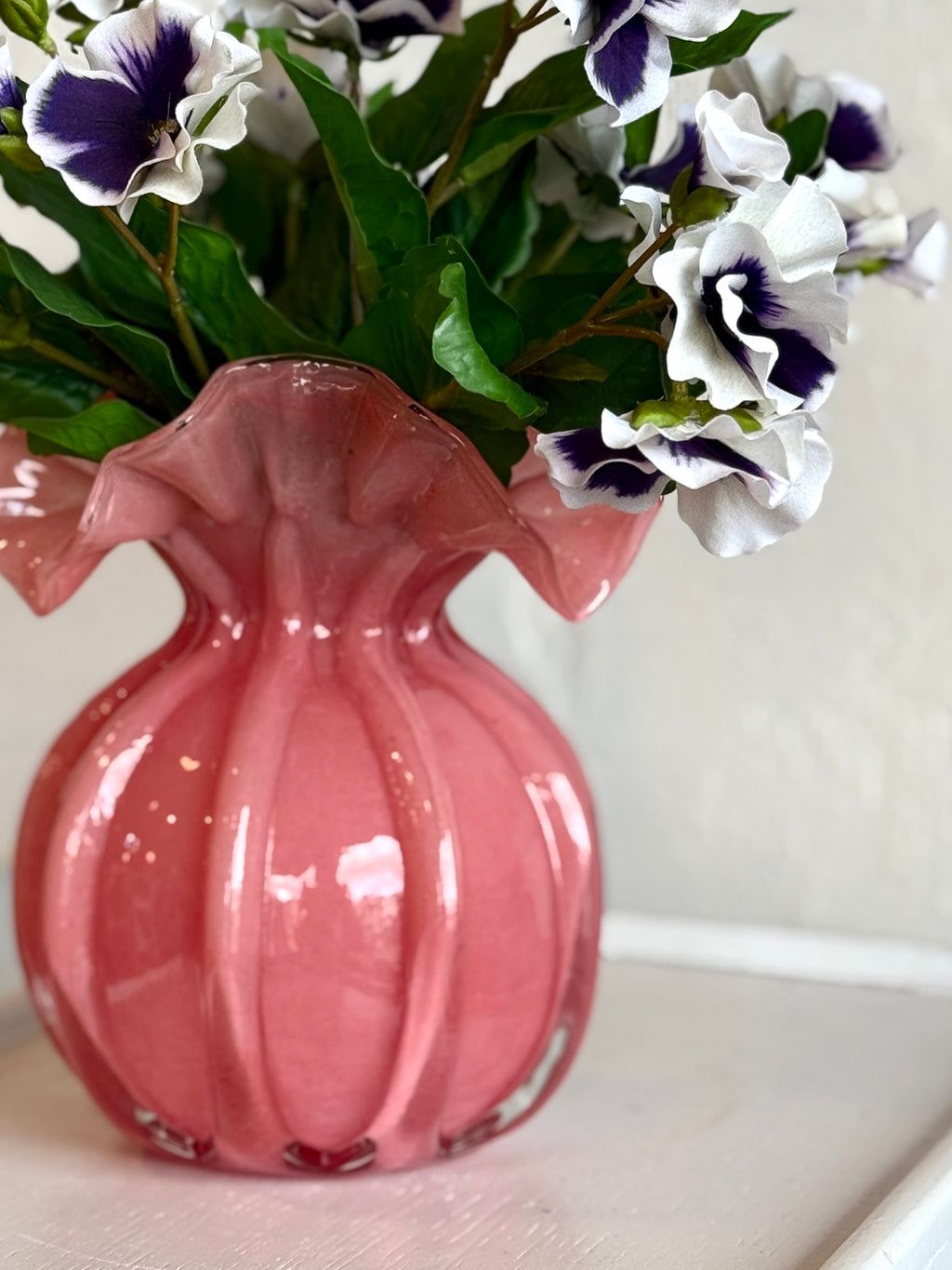6.5" Pink Ruffle Vase